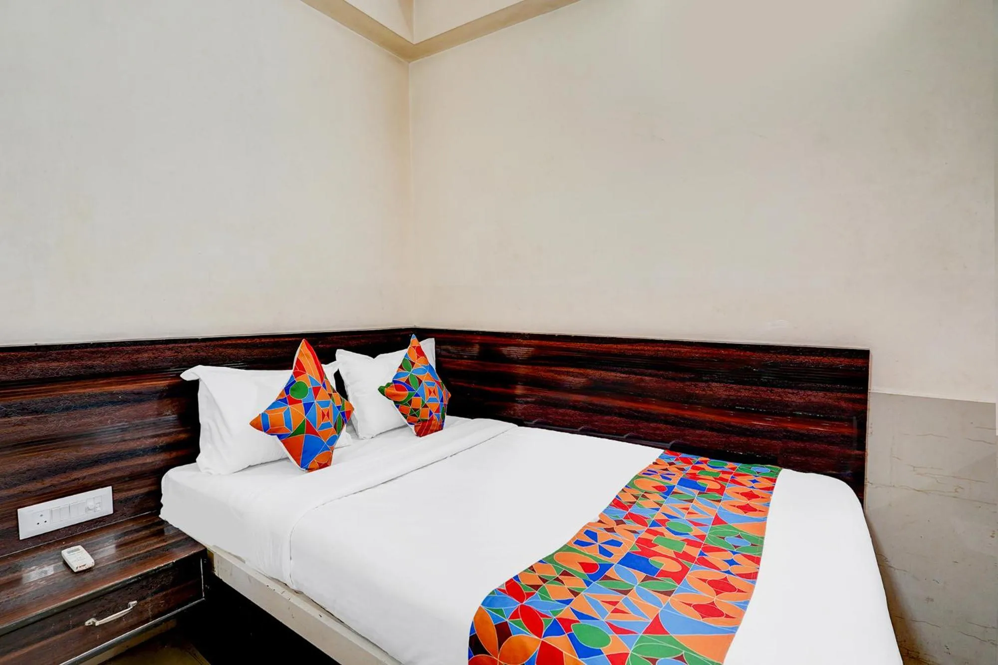 Deluxe Room - single occupancy in Via NAR Comforts - Majestic