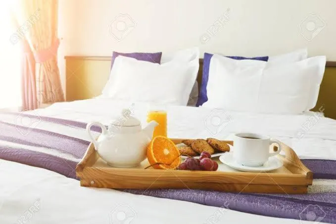 Breakfast, Bed in Stone shelter