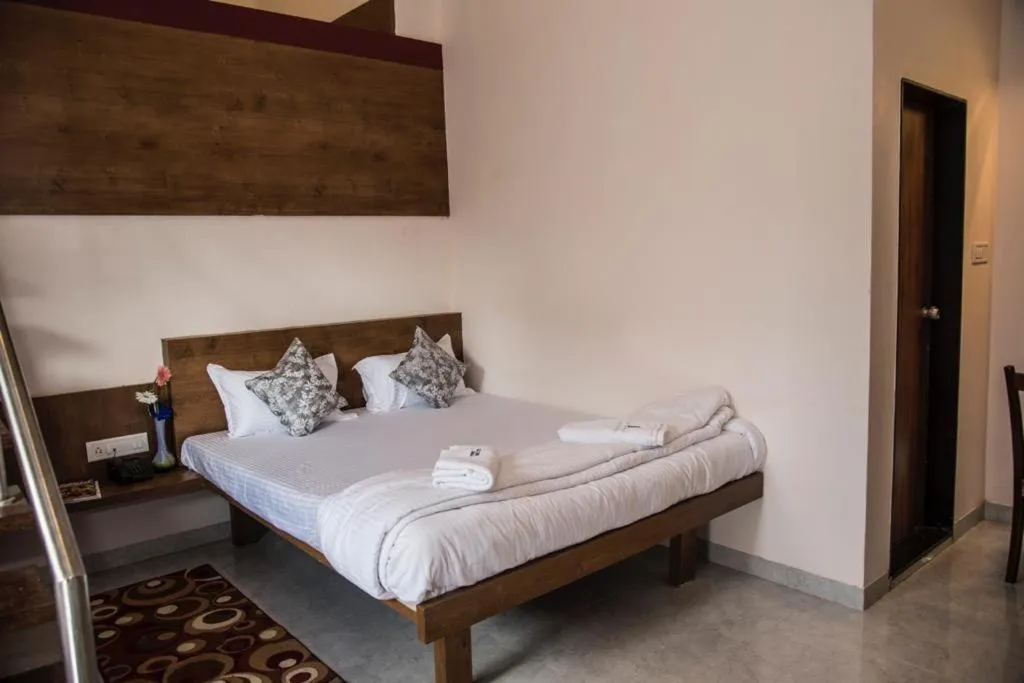 Family, Bed in Stone shelter