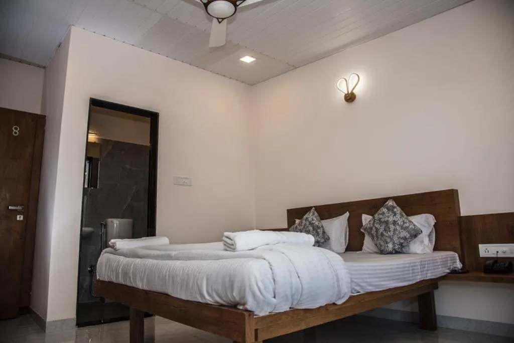 Pool view, Bed in Stone shelter