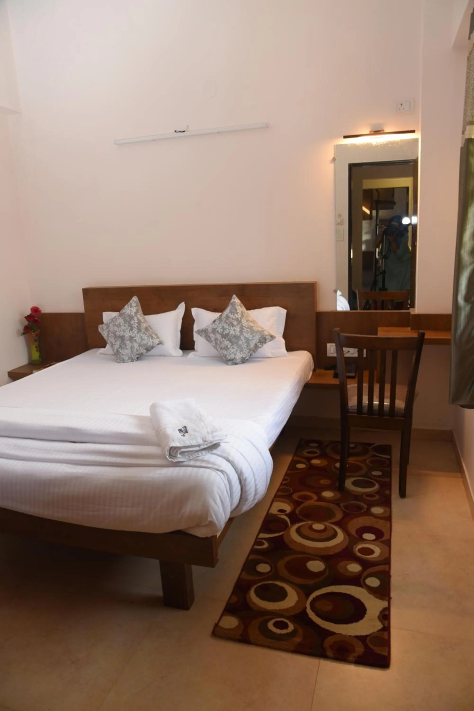 Pool view, Bed in Stone shelter