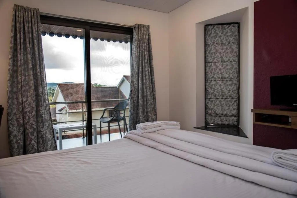 Mountain view, Bed in Stone shelter