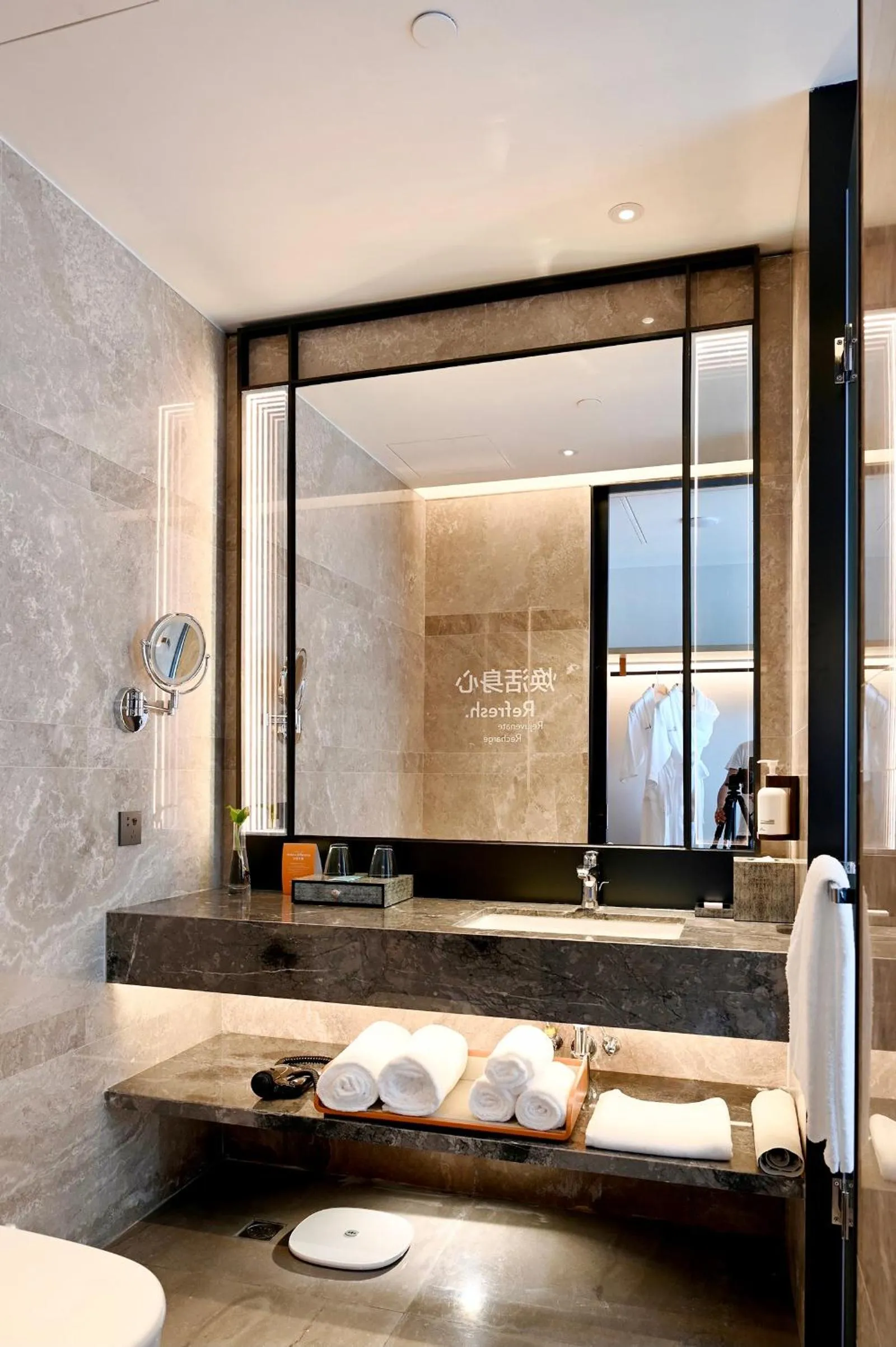 Toilet in EVEN Hotel Shenzhen Nanshan by IHG