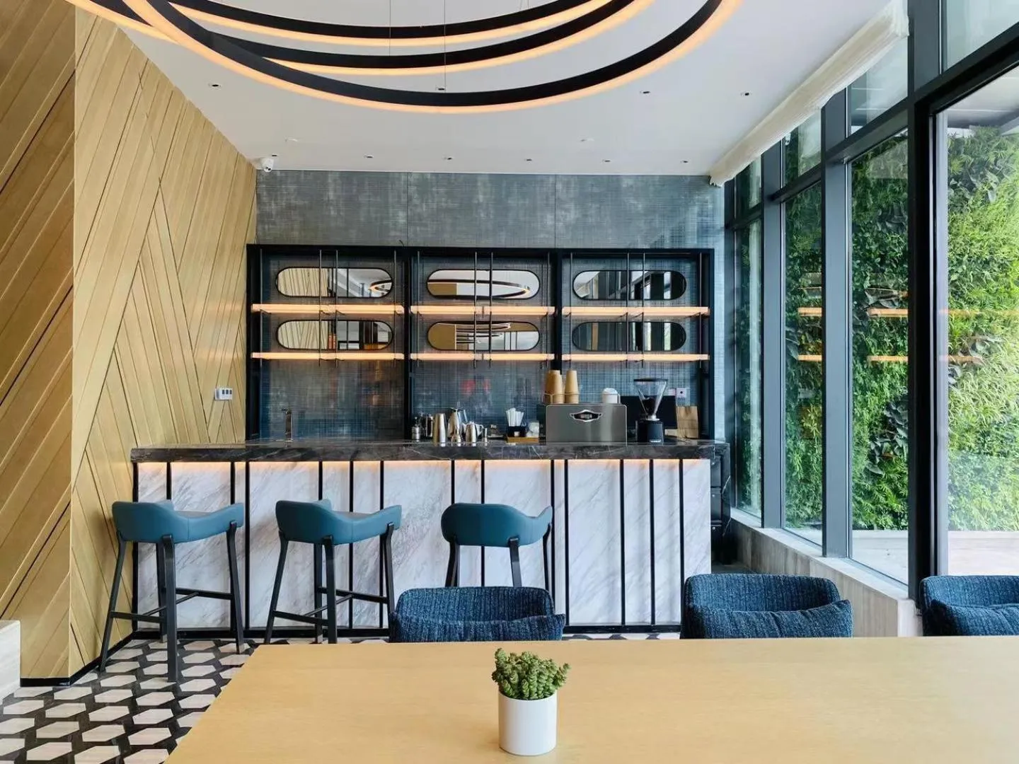 Lounge or bar in EVEN Hotel Shenzhen Nanshan by IHG