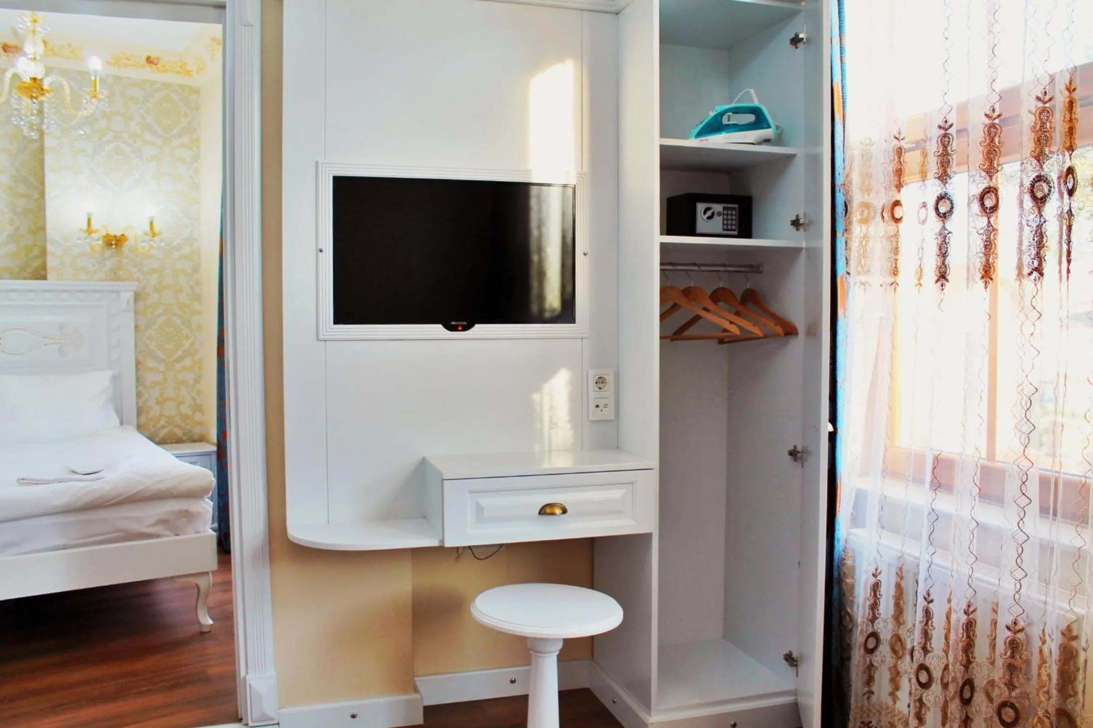 TV and multimedia, Bed in IQ Hotel Galatasaray