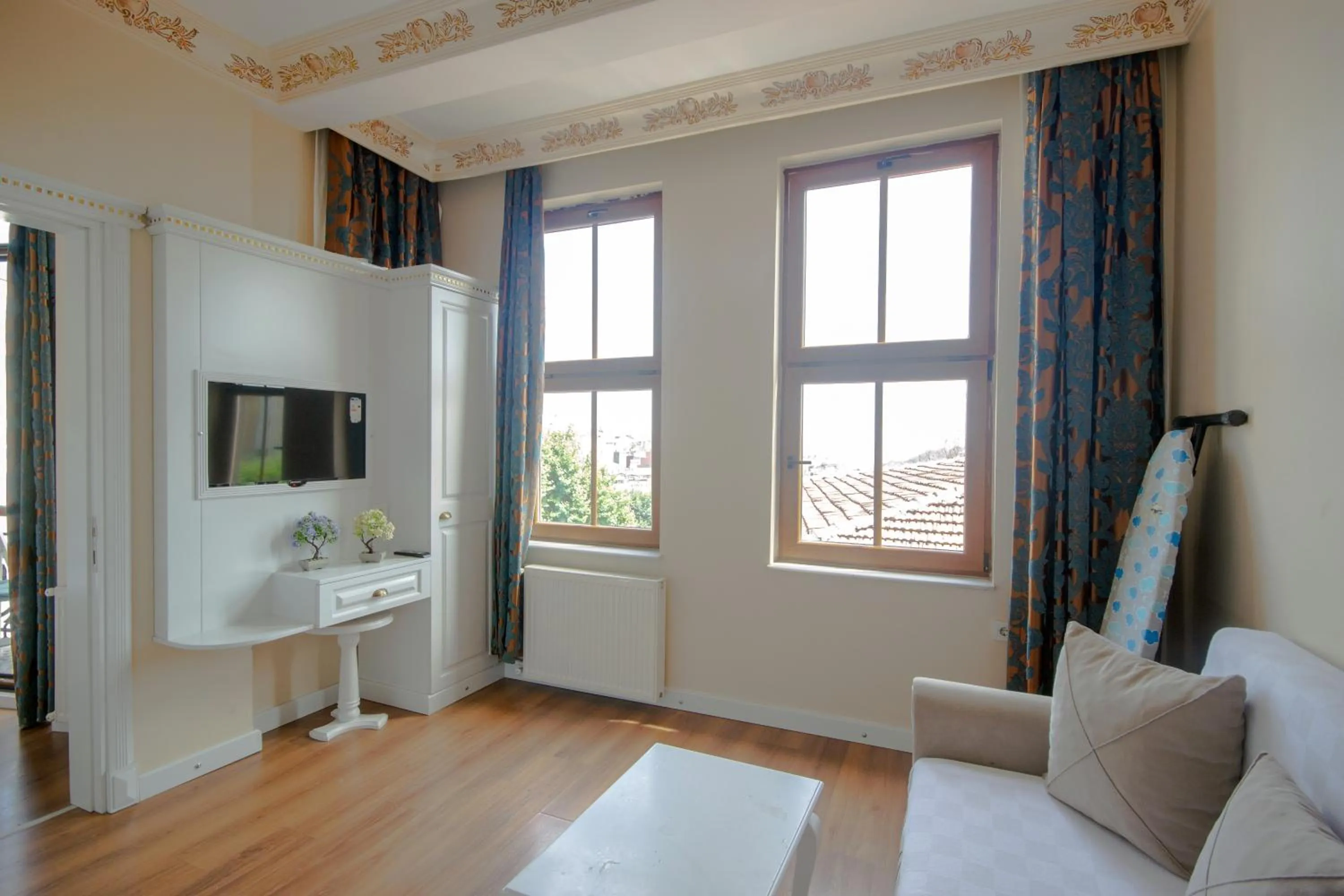 TV and multimedia, Bed in IQ Hotel Galatasaray