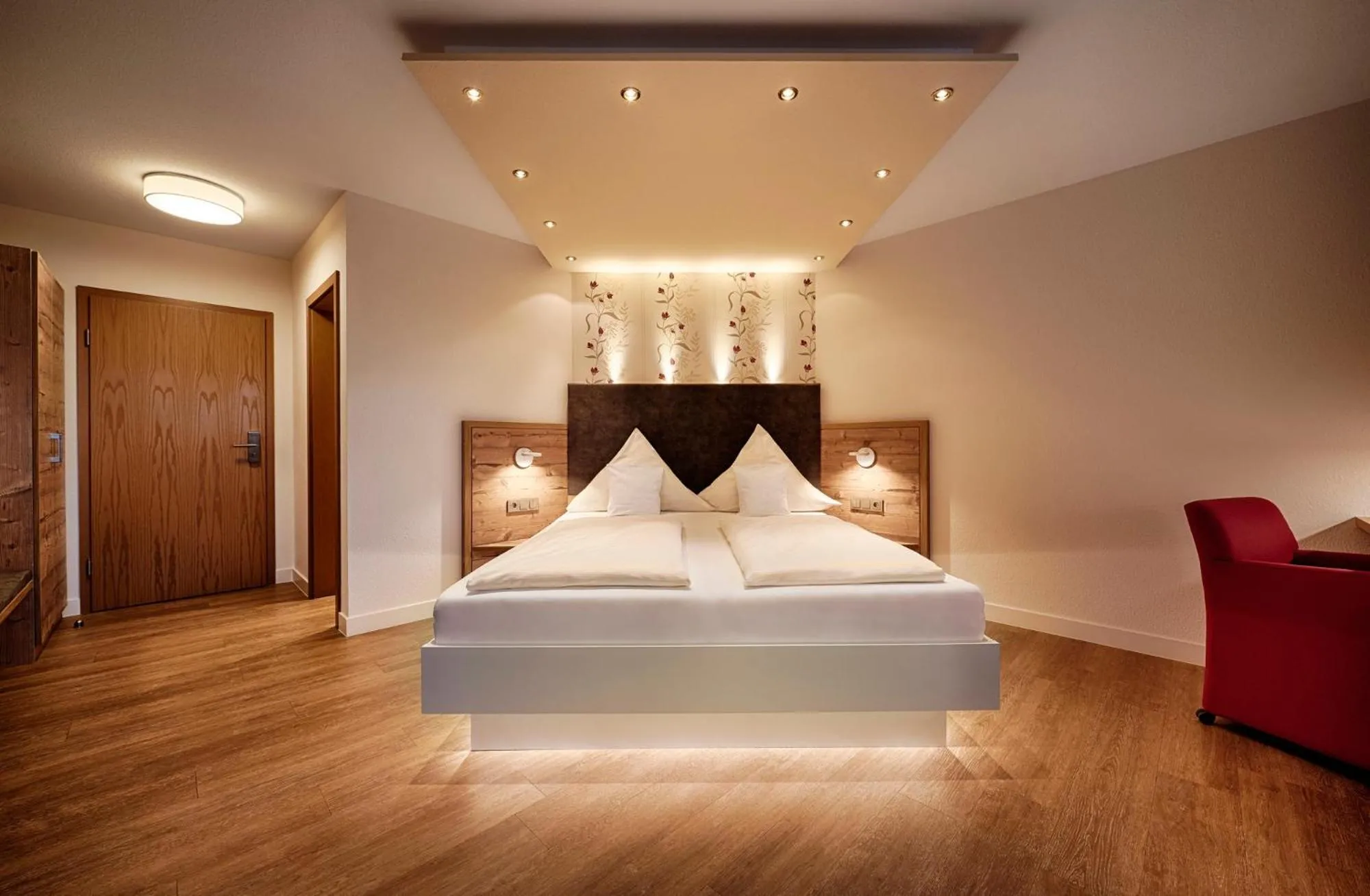Photo of the whole room, Bed in Hotel Kronelamm im Schwarzwald