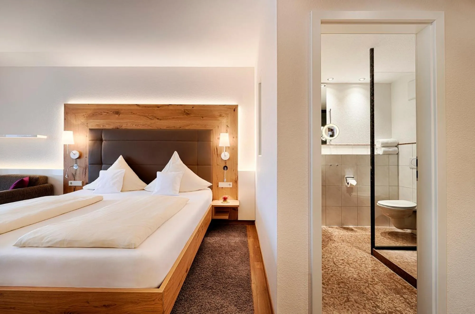 Bathroom, Bed in Hotel Kronelamm im Schwarzwald