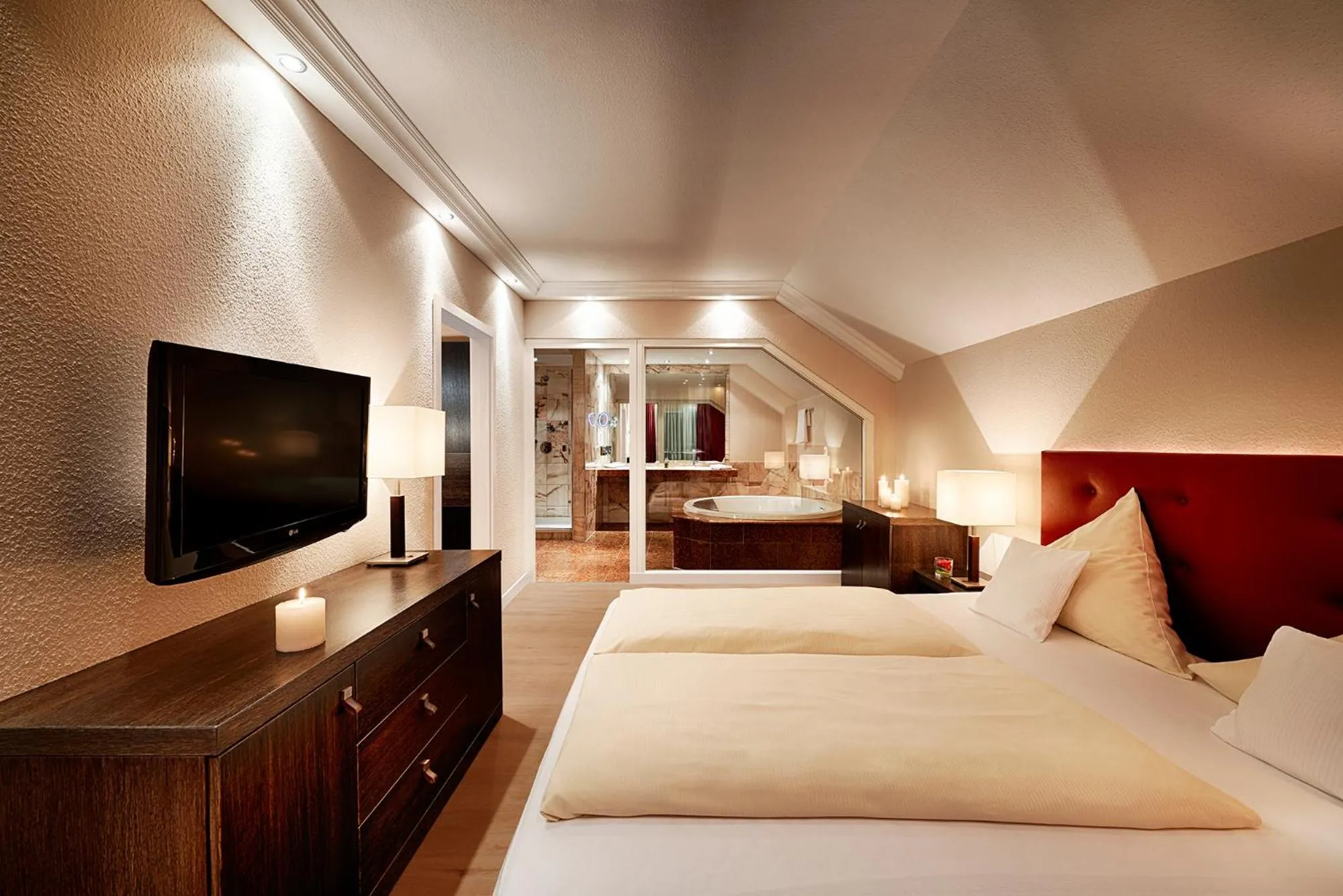 Bedroom, Bed in Hotel Kronelamm im Schwarzwald