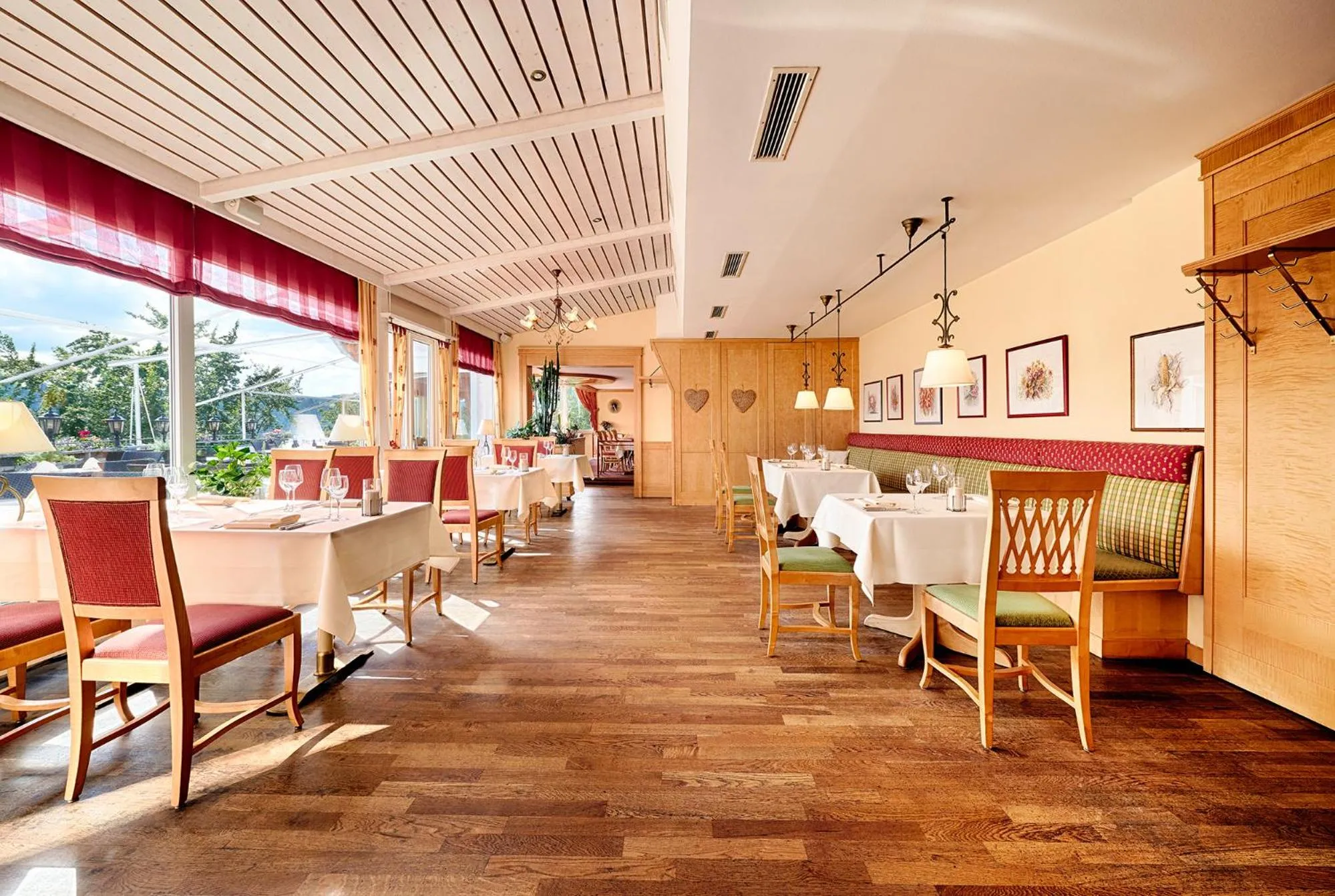 Restaurant/places to eat in Hotel Kronelamm im Schwarzwald