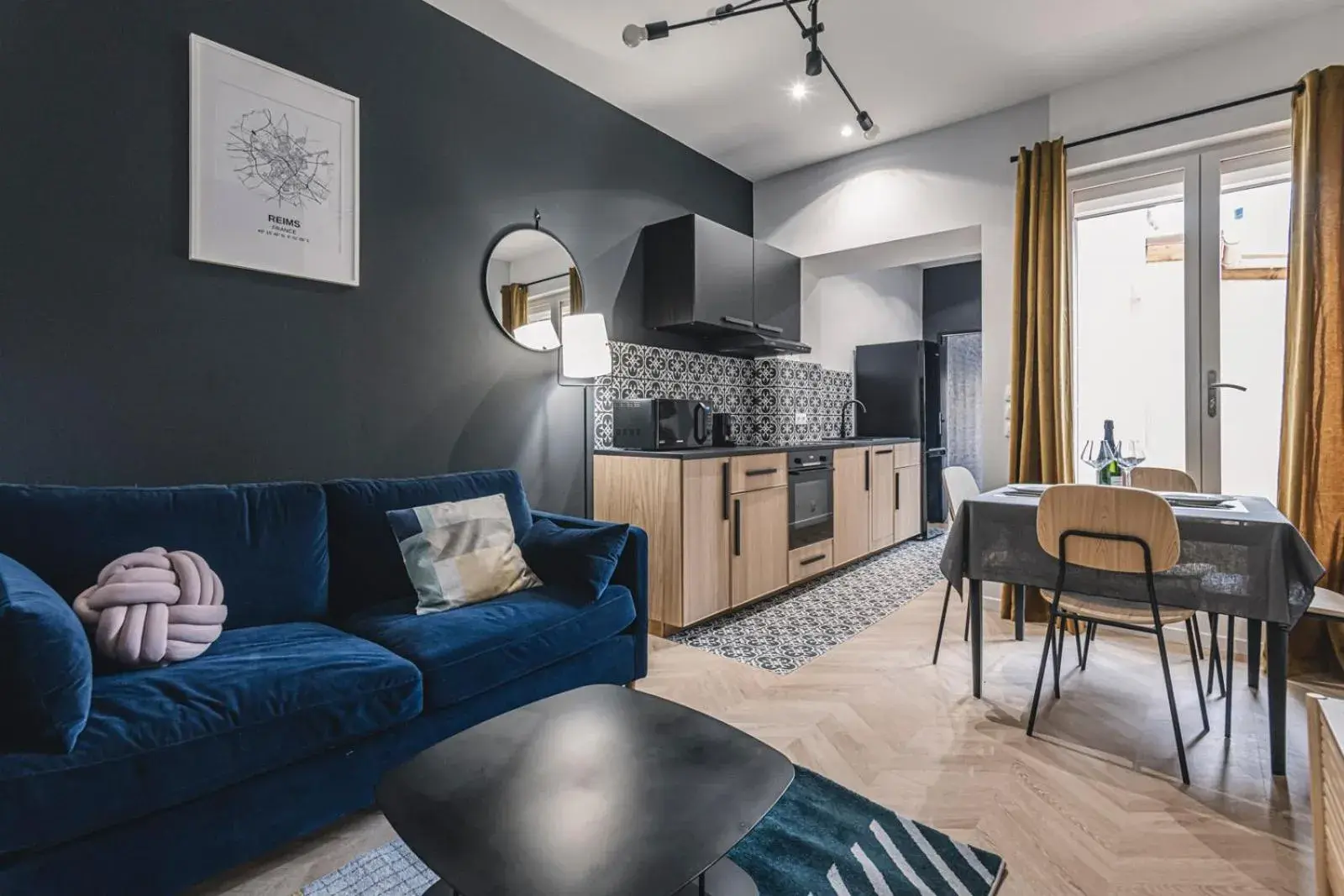 One-Bedroom Apartment in Art Déco Gare & Spa One-Bedroom Apartment in Art Déco Gare & Spa