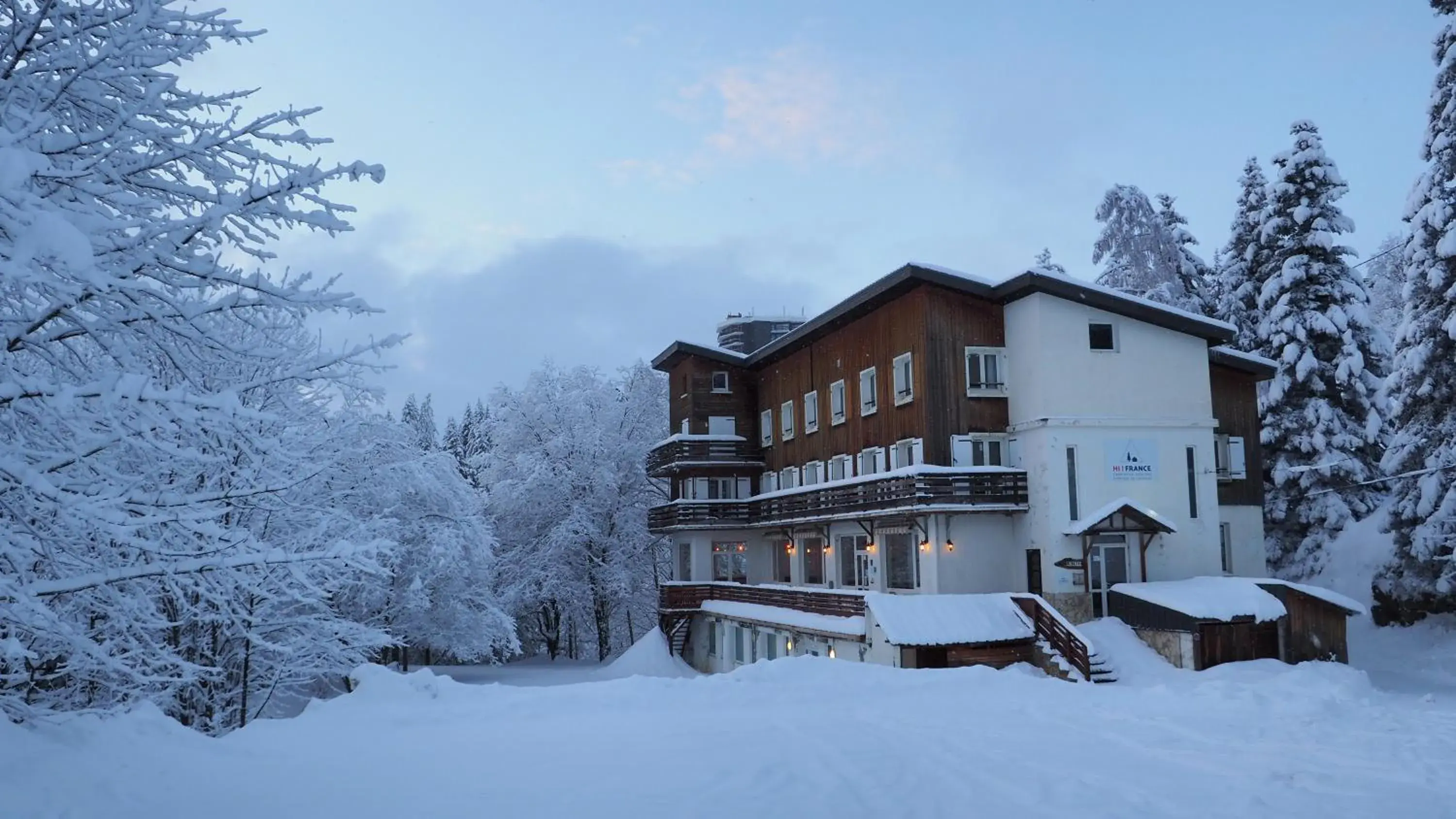 Auberge de Jeunesse HI Chamrousse Auberge de Jeunesse HI Chamrousse