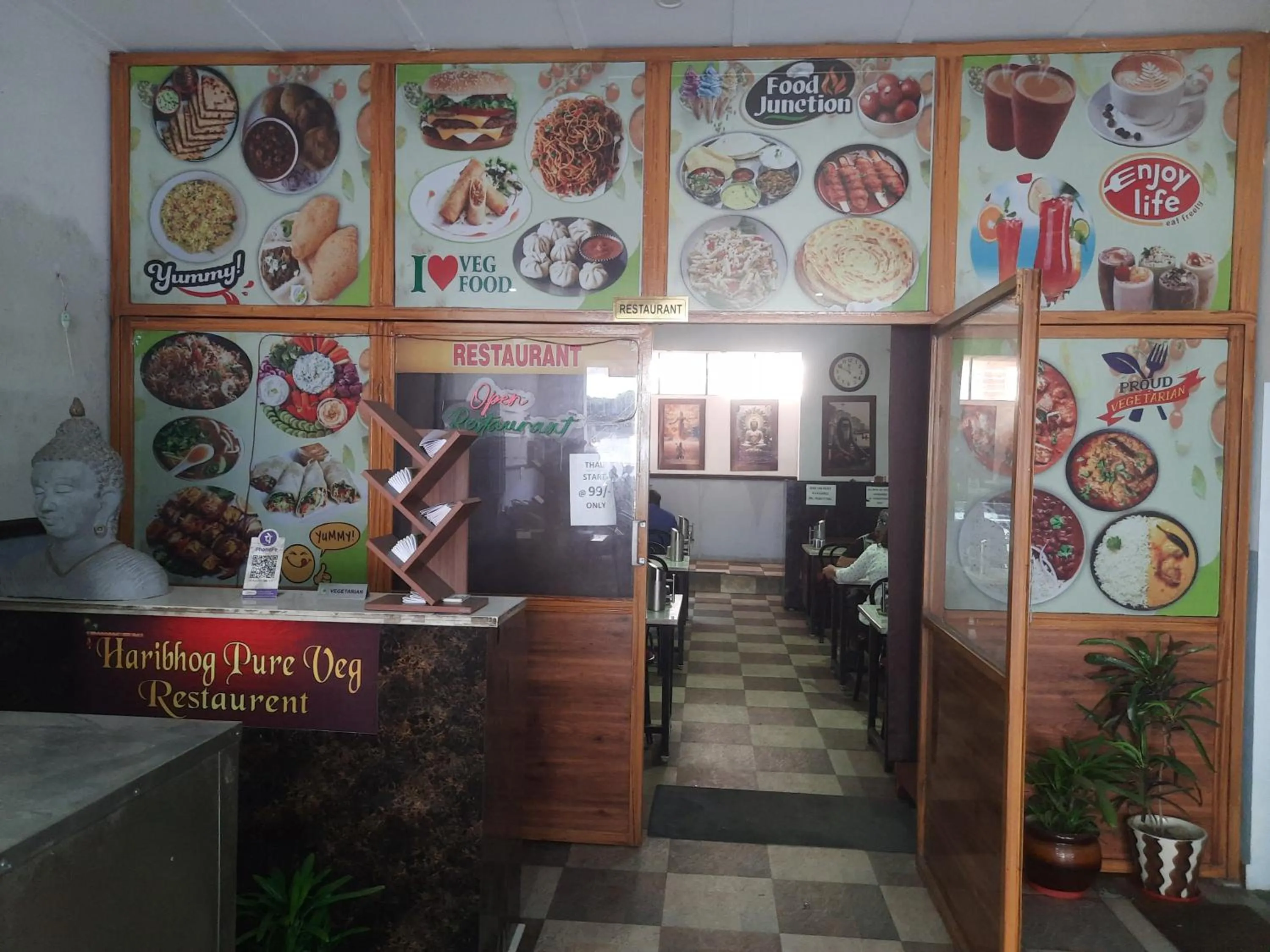 Restaurant/places to eat in HOTEL SATYA