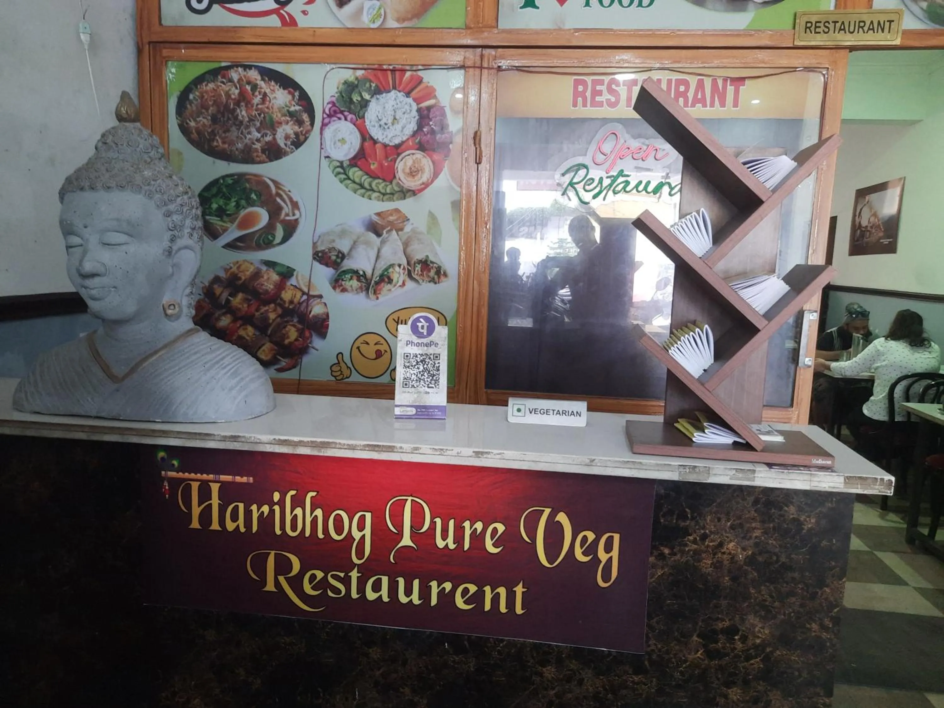 Restaurant/places to eat in HOTEL SATYA