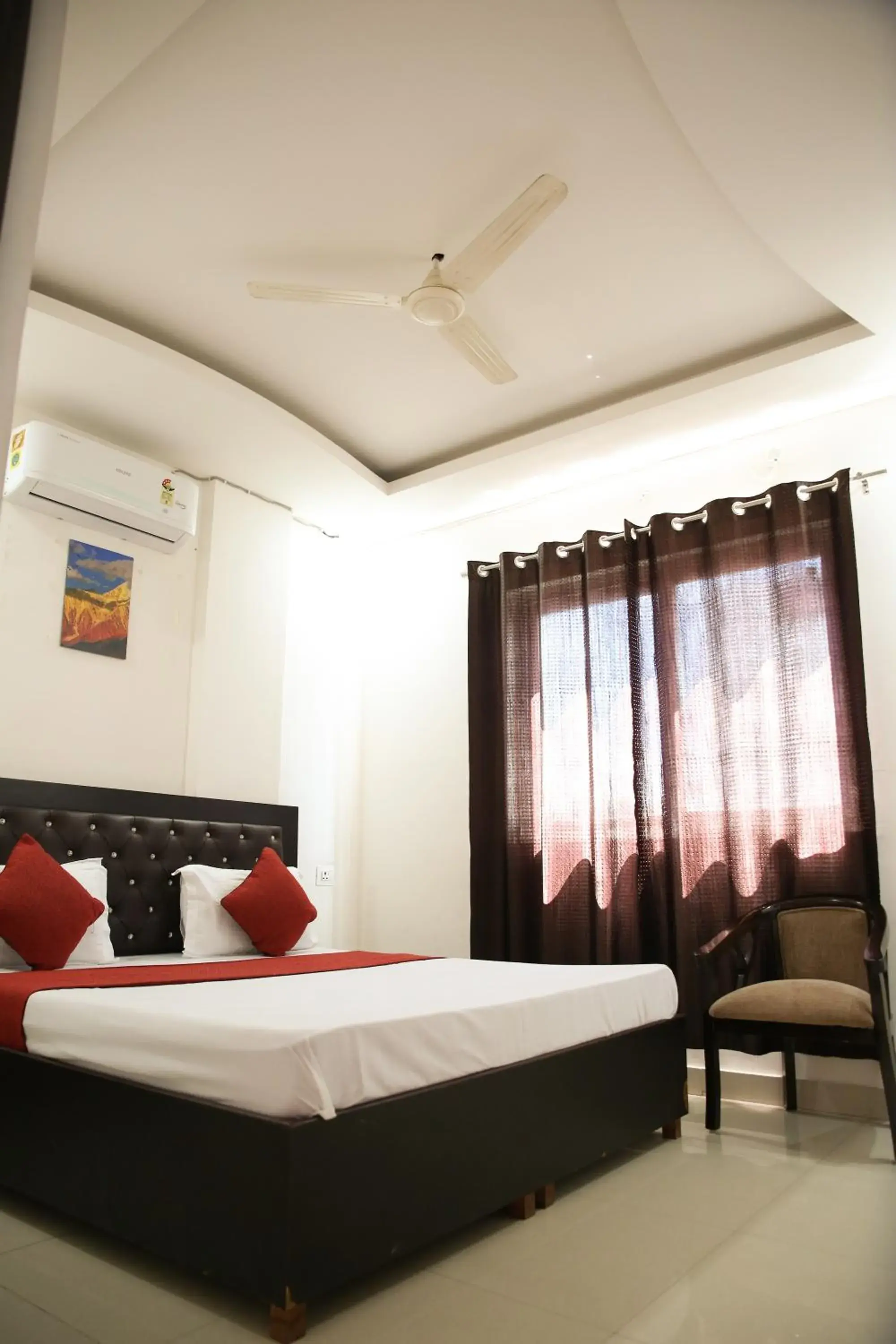 Living room, Bed in HOTEL SATYA Living room, Bed in HOTEL SATYA