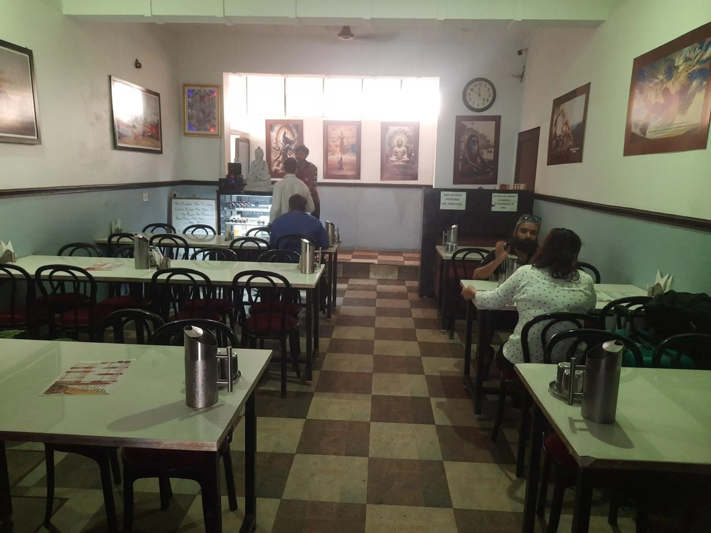 Restaurant/places to eat in HOTEL SATYA