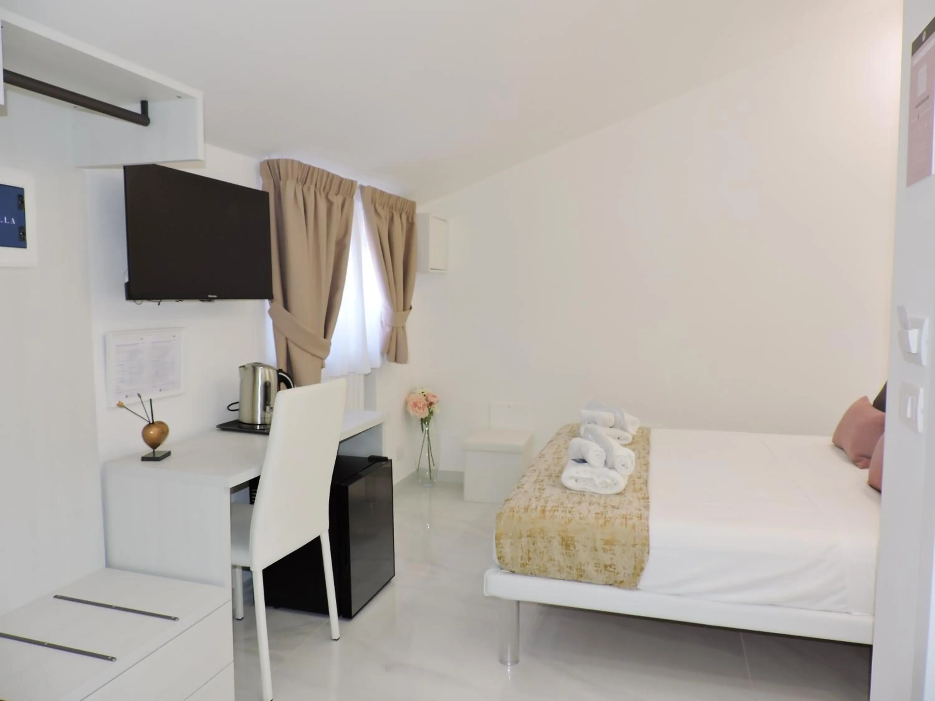 Photo of the whole room, Bed in Villa Gabriella - Rooms & Breakfast