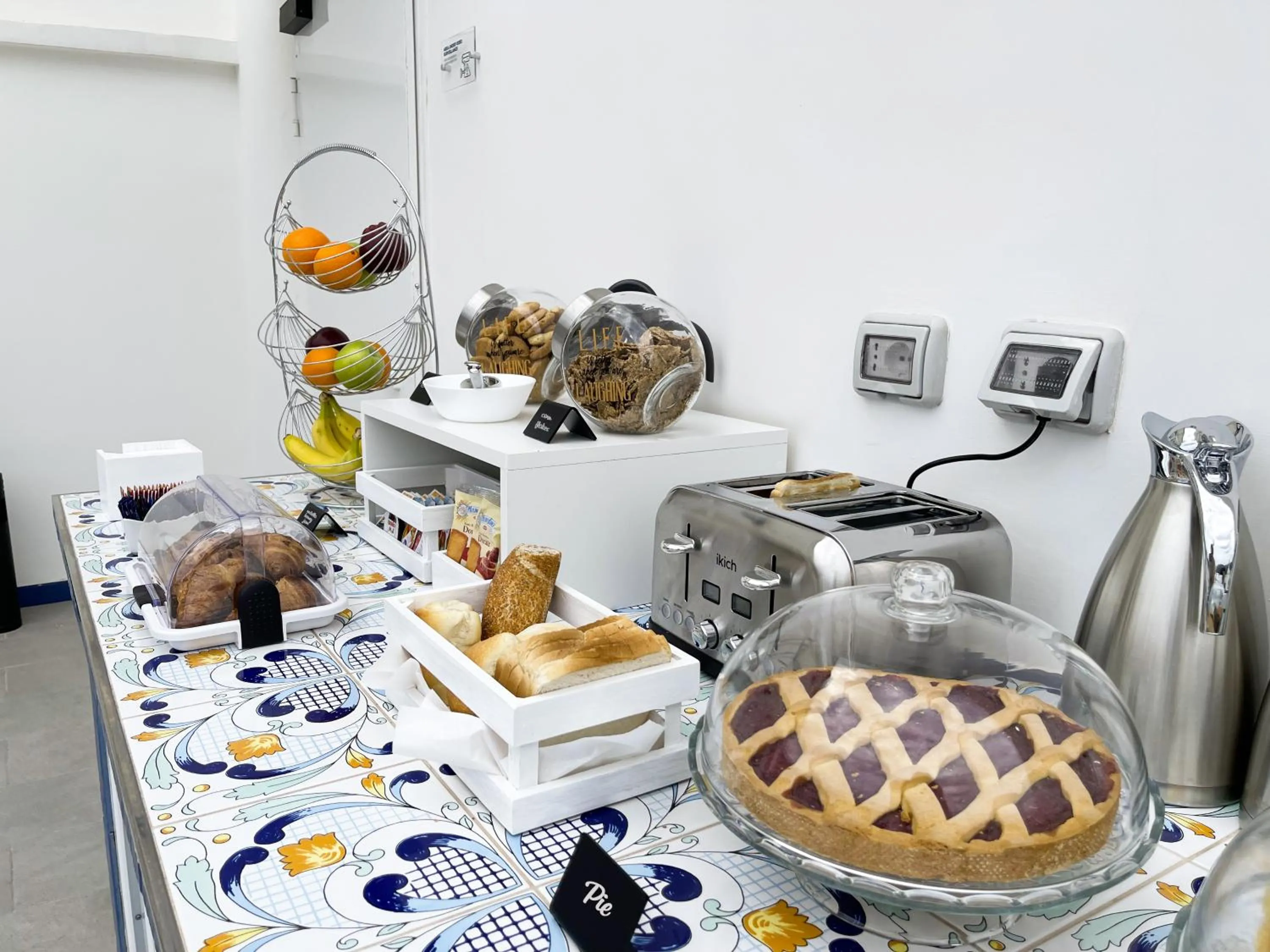 Buffet breakfast in Villa Gabriella - Rooms & Breakfast