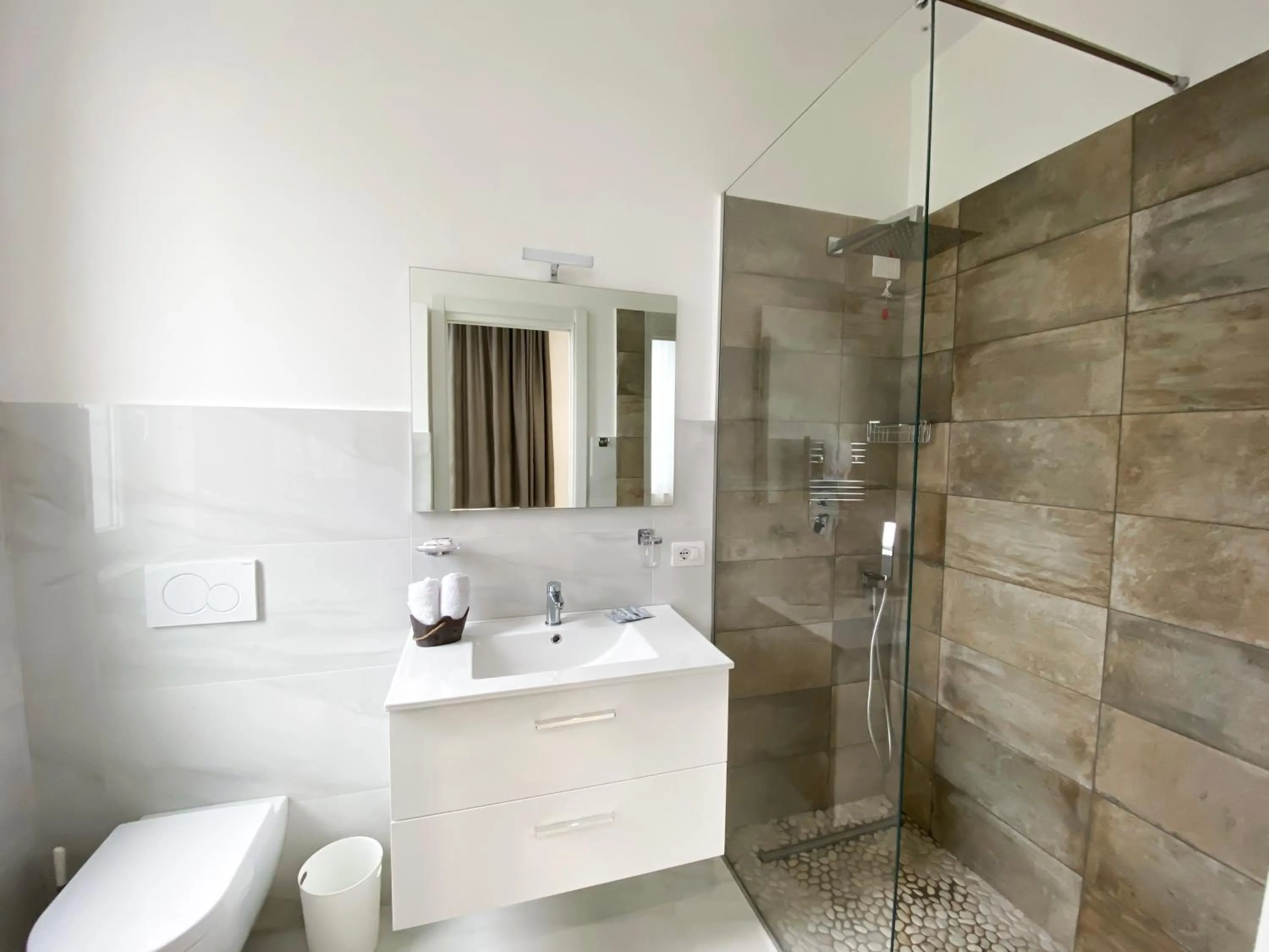 Bathroom in Villa Gabriella - Rooms & Breakfast