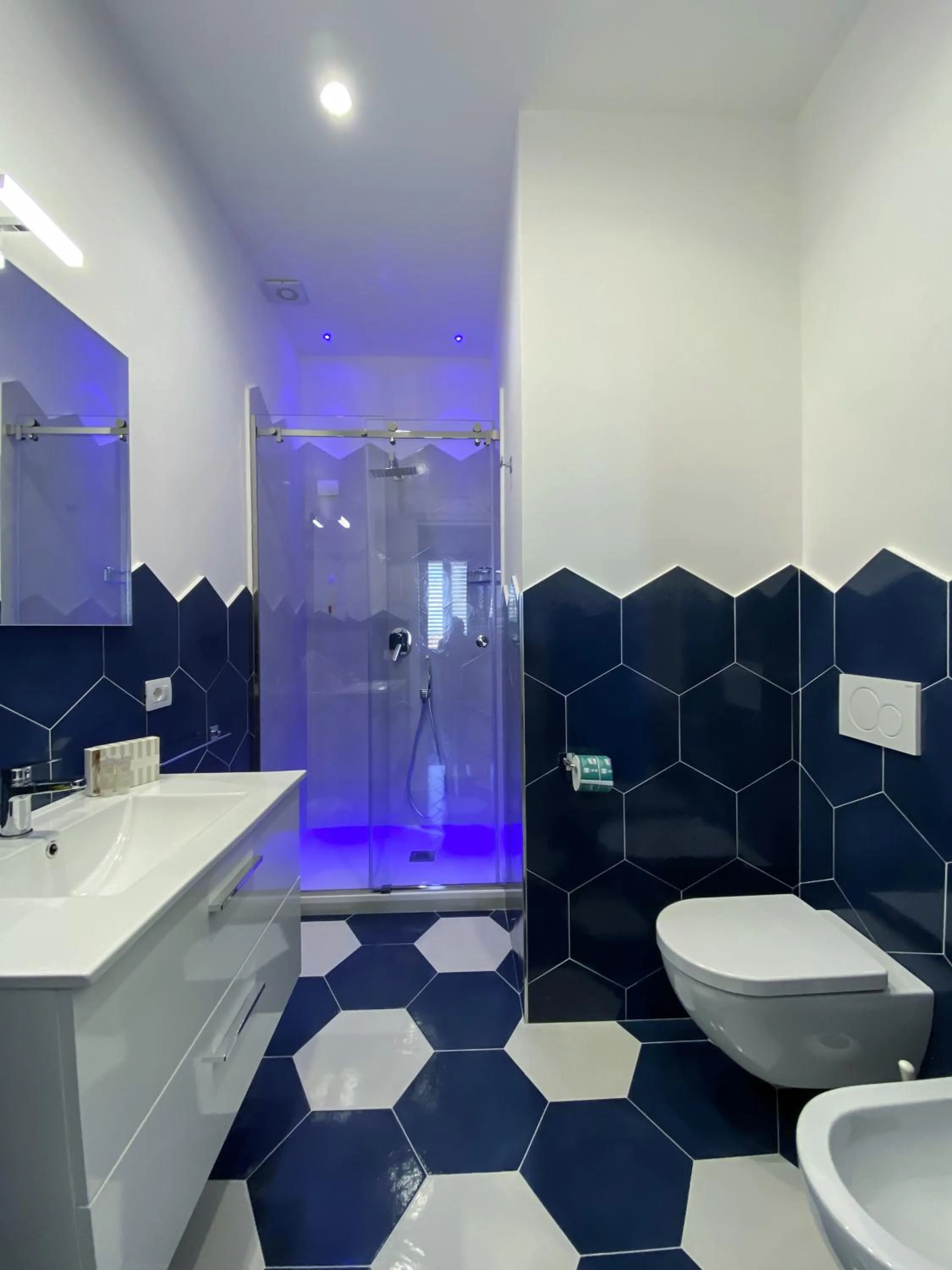 Bathroom in Villa Gabriella - Rooms & Breakfast