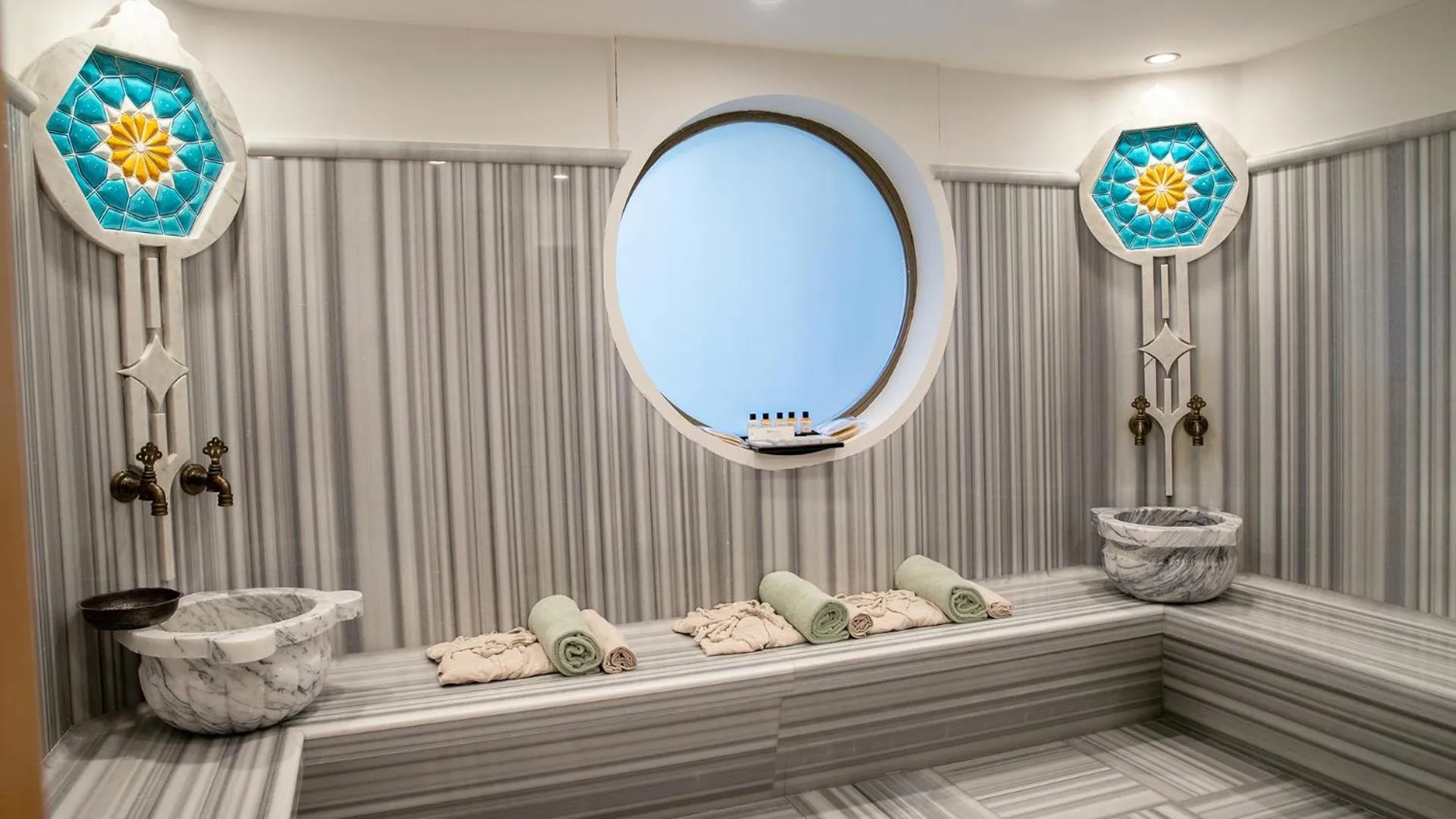 Public Bath in BN Hotel Thermal & Wellness