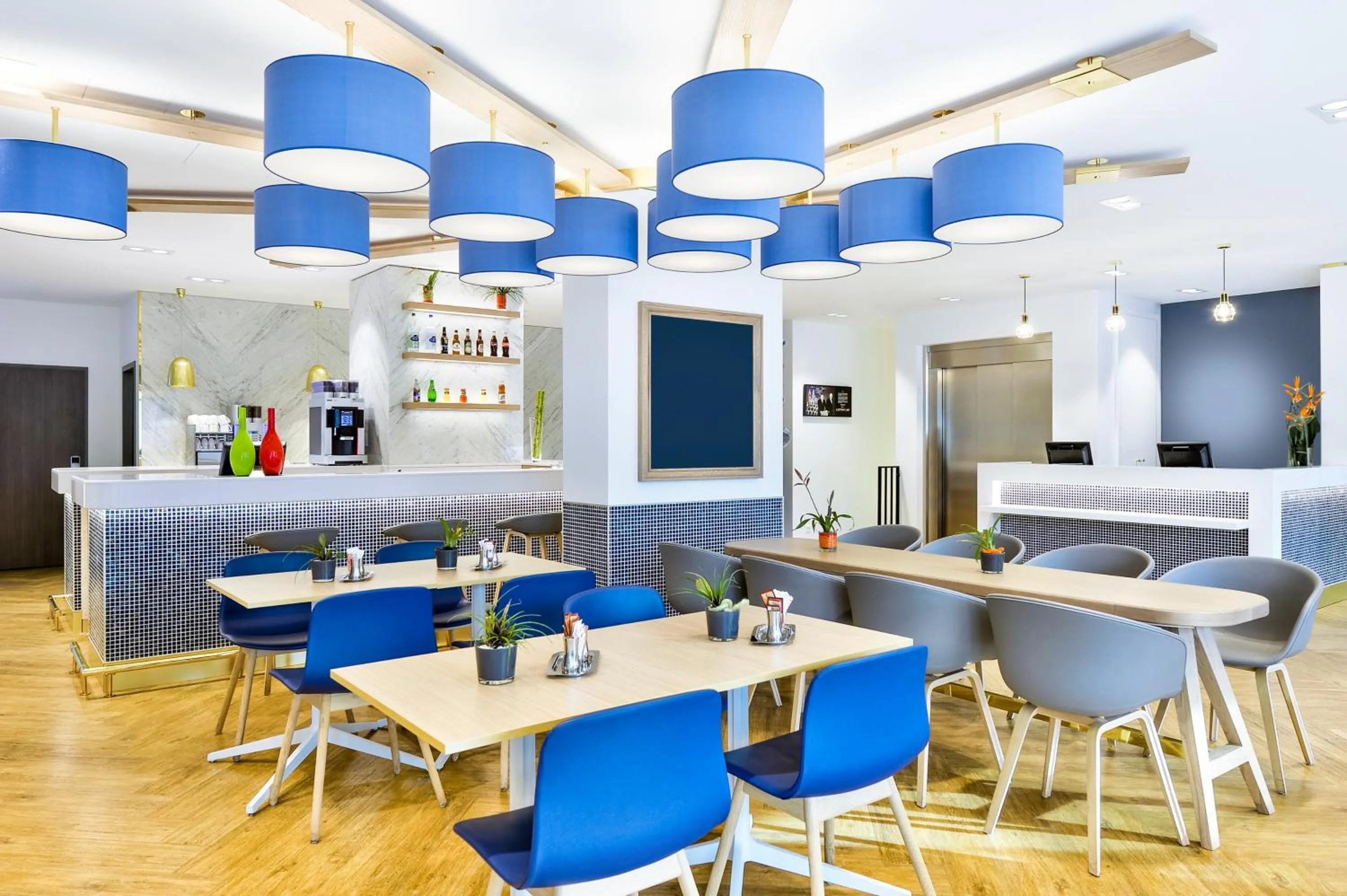 oven in VISIONAPARTMENTS Place de Cornavin - contactless check-in