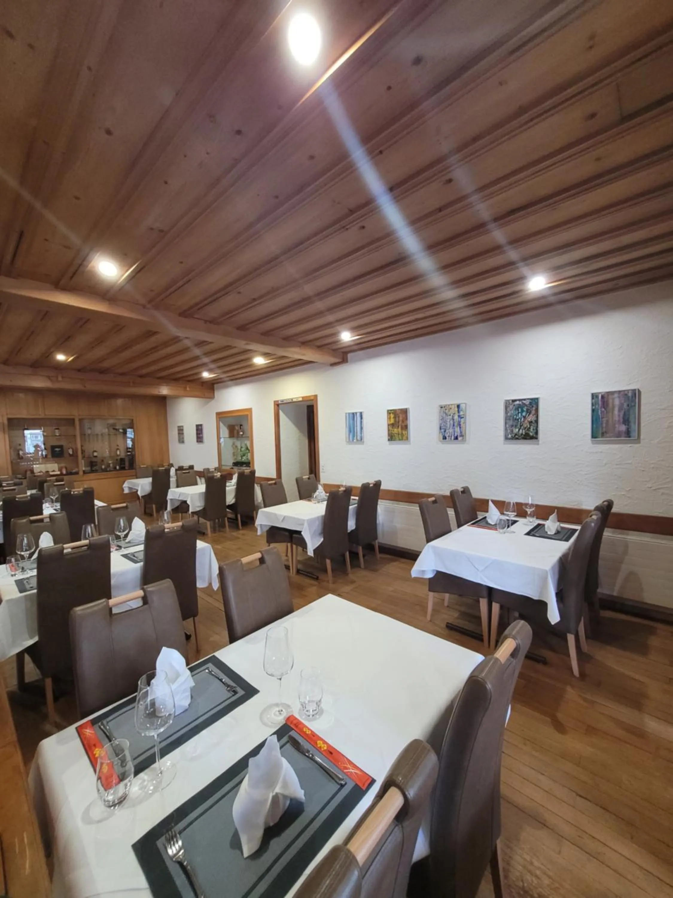 Restaurant/places to eat in Dinh Residence