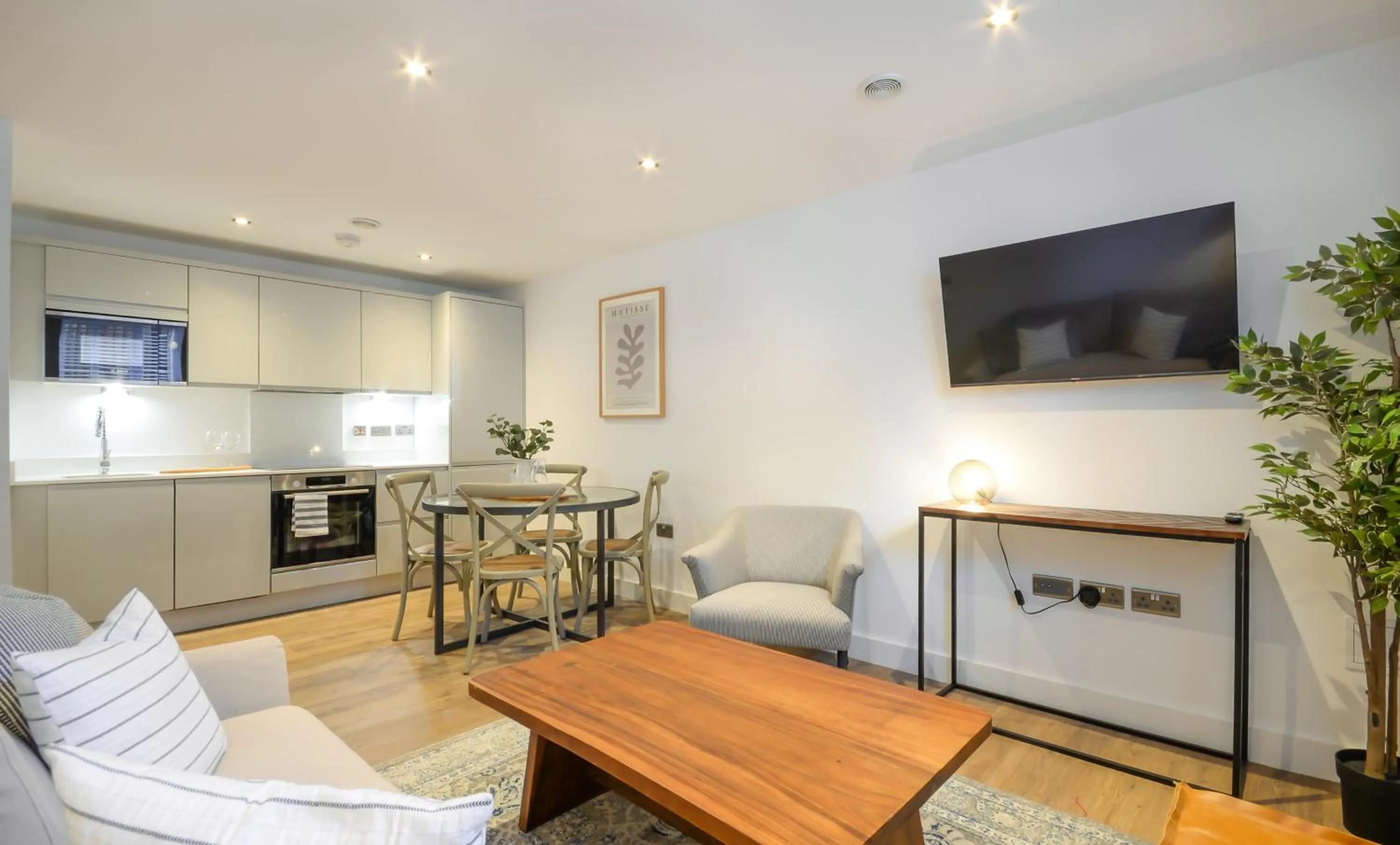 Kitchen or kitchenette in Concorde House Luxury Apartments - Chester
