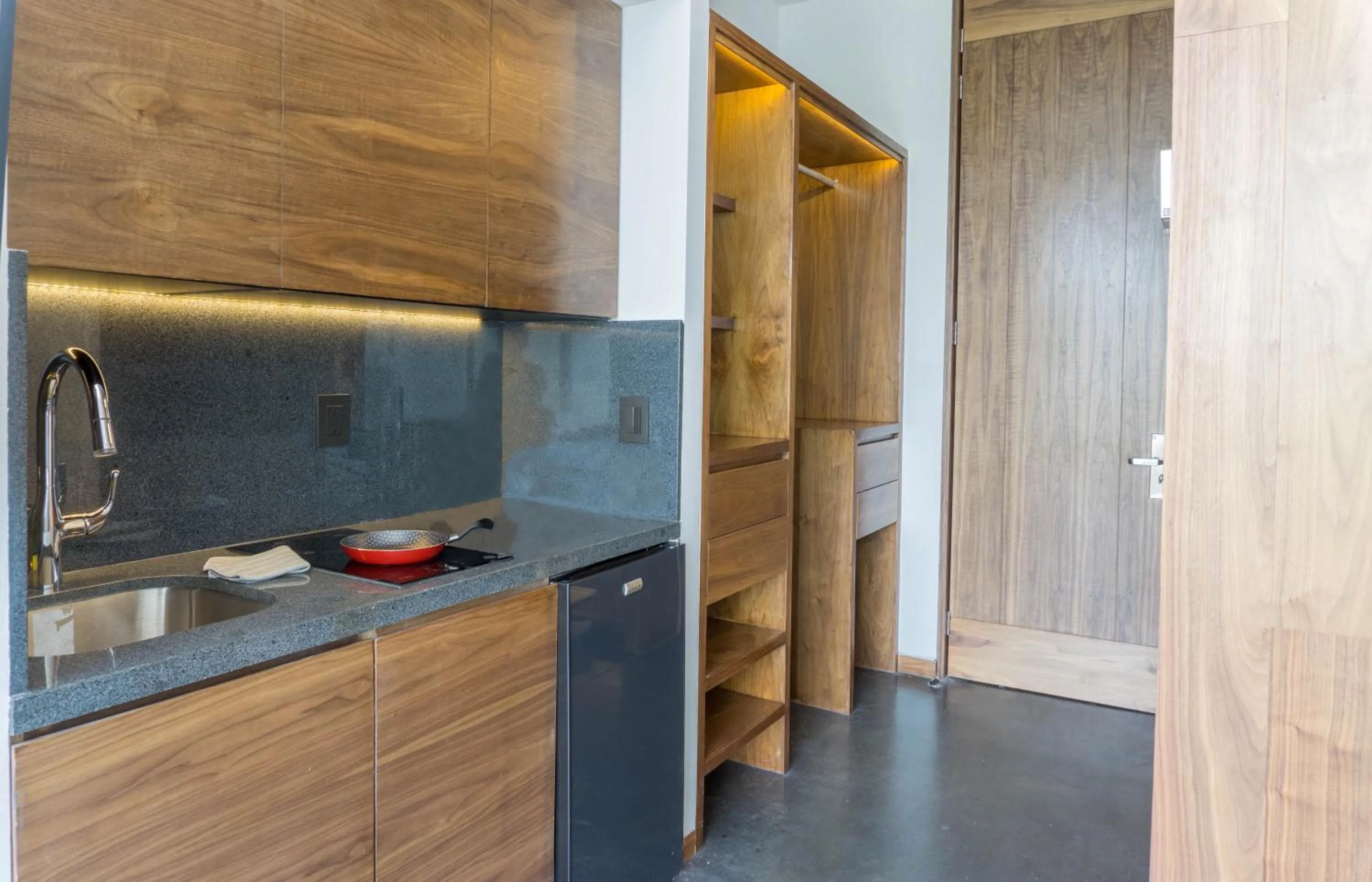 Kitchen or kitchenette in Suites BQ