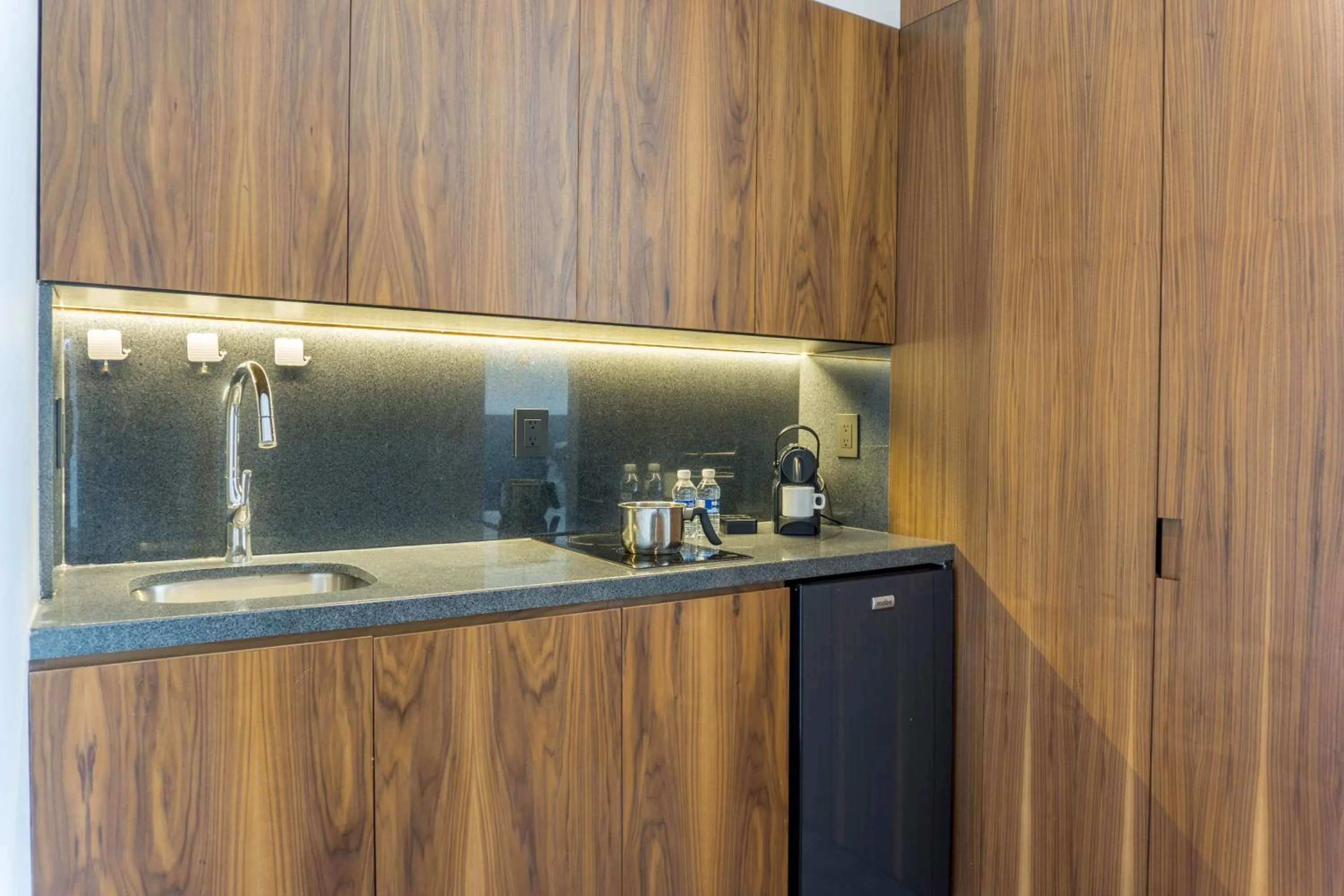Kitchen or kitchenette in Suites BQ