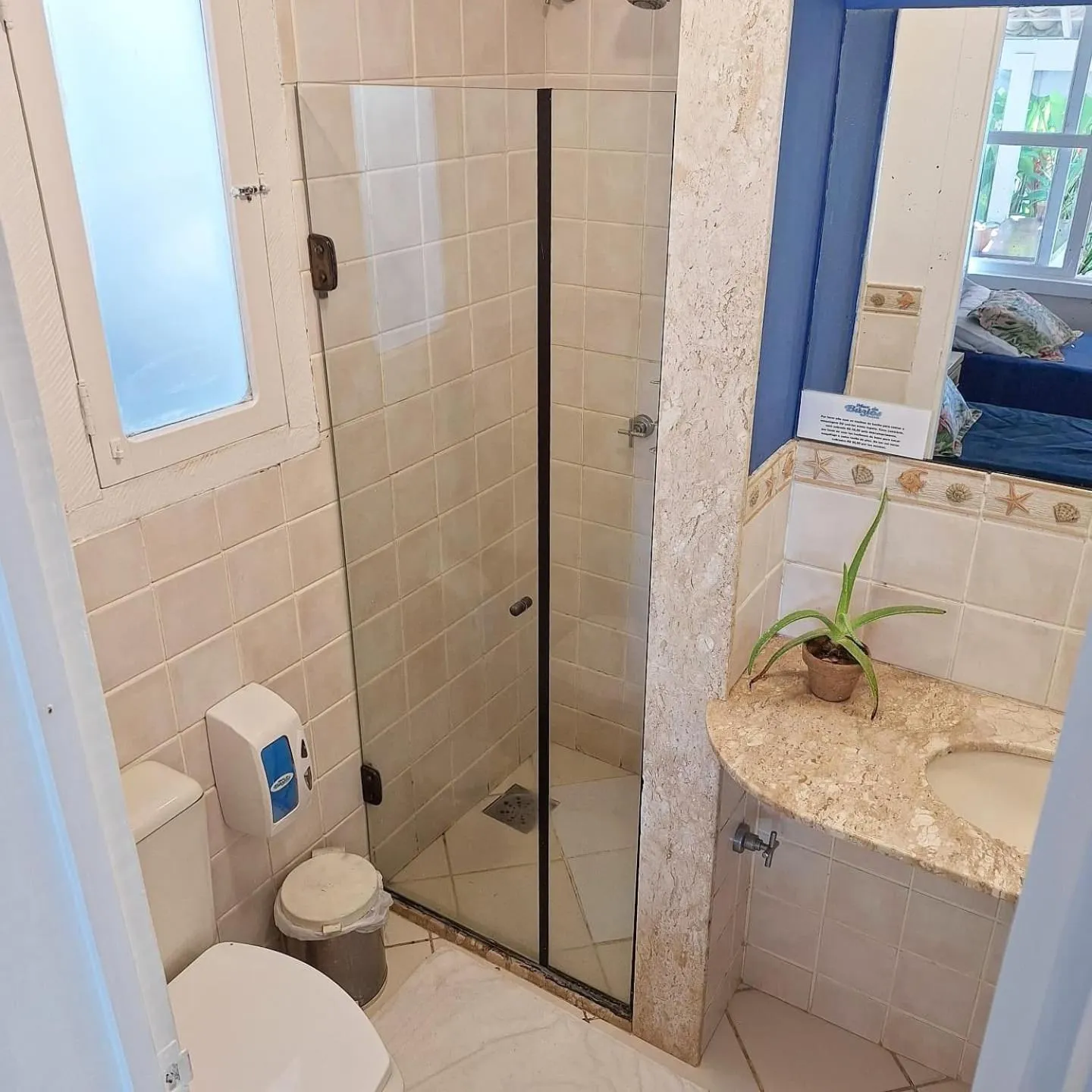 Toilet in Porto Mar de Búzios