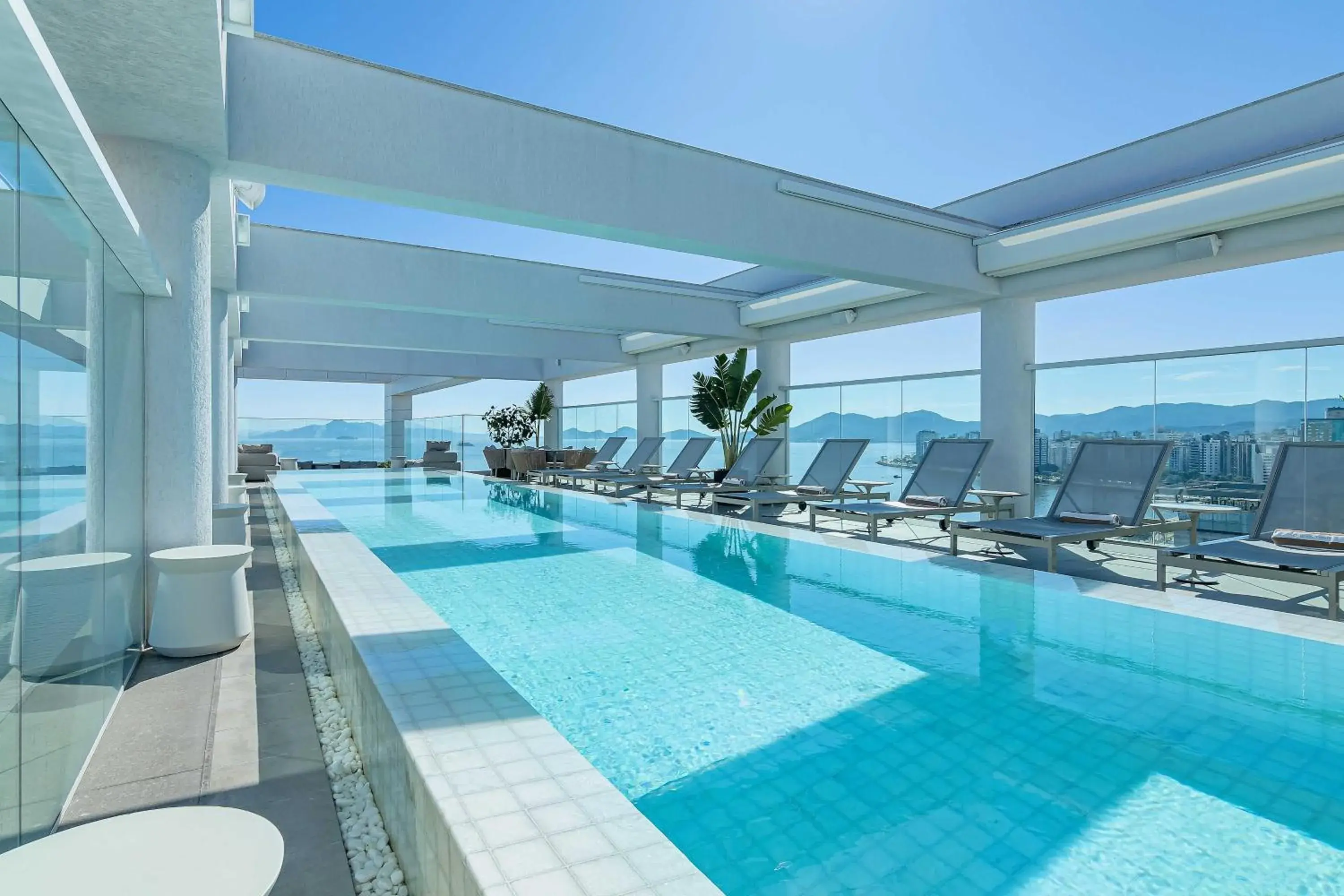 Pool view in LK Design Hotel Florianópolis Pool view in LK Design Hotel Florianópolis