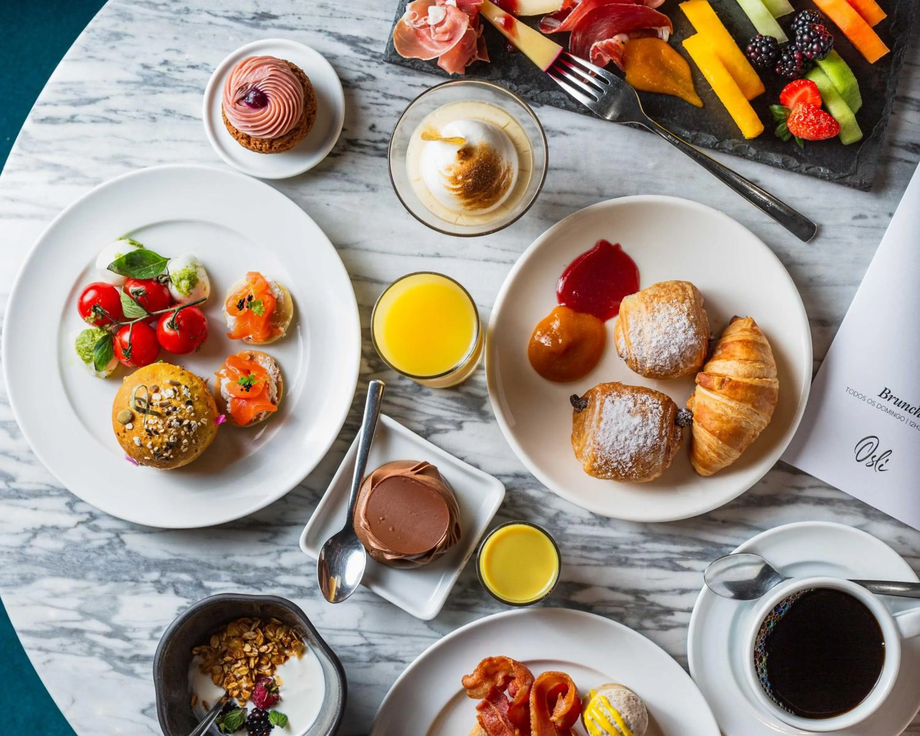 Restaurant/places to eat in LK Design Hotel Florianópolis