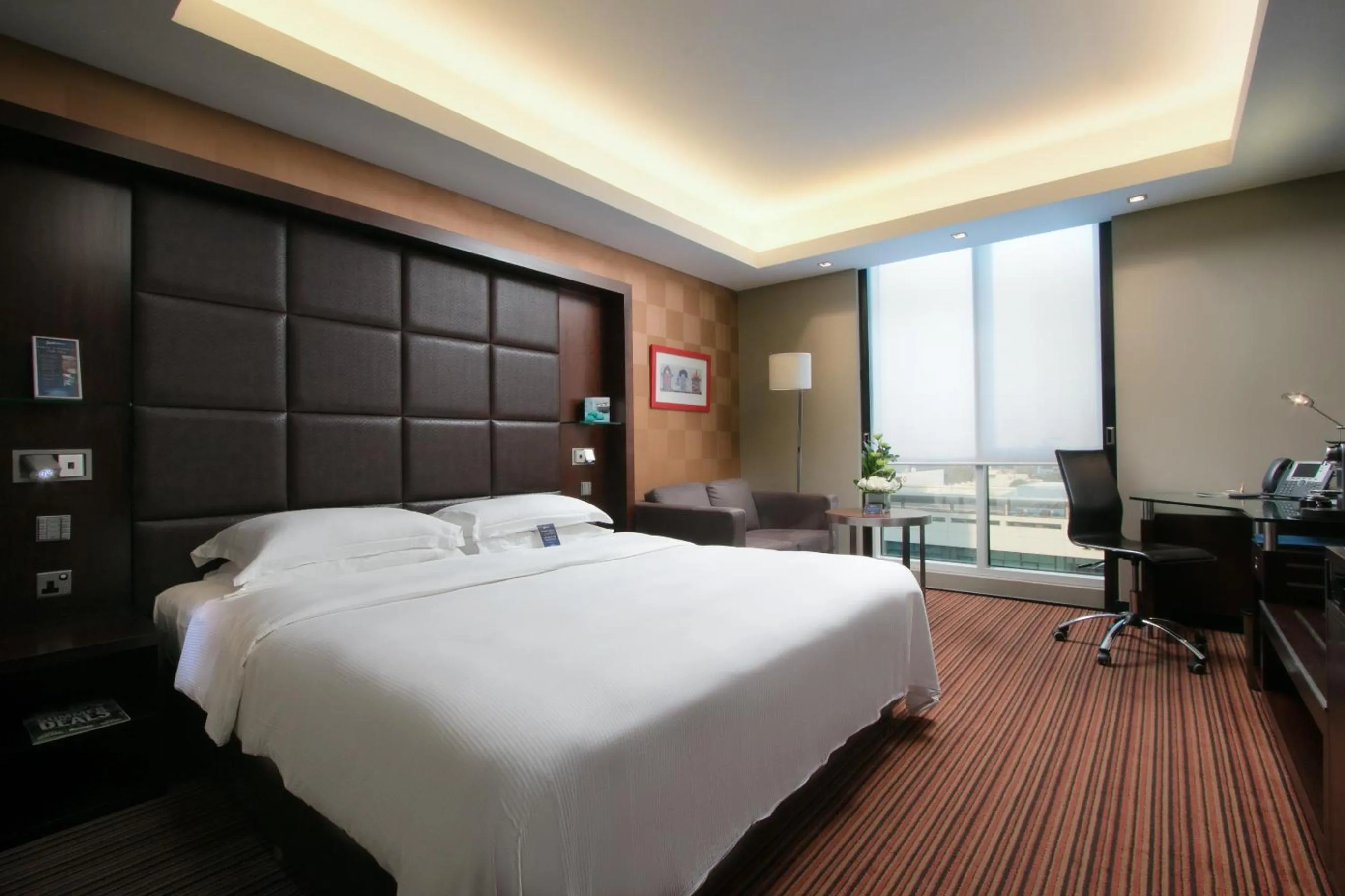 Bedroom, Bed in Radisson Blu Hotel, Dubai Media City