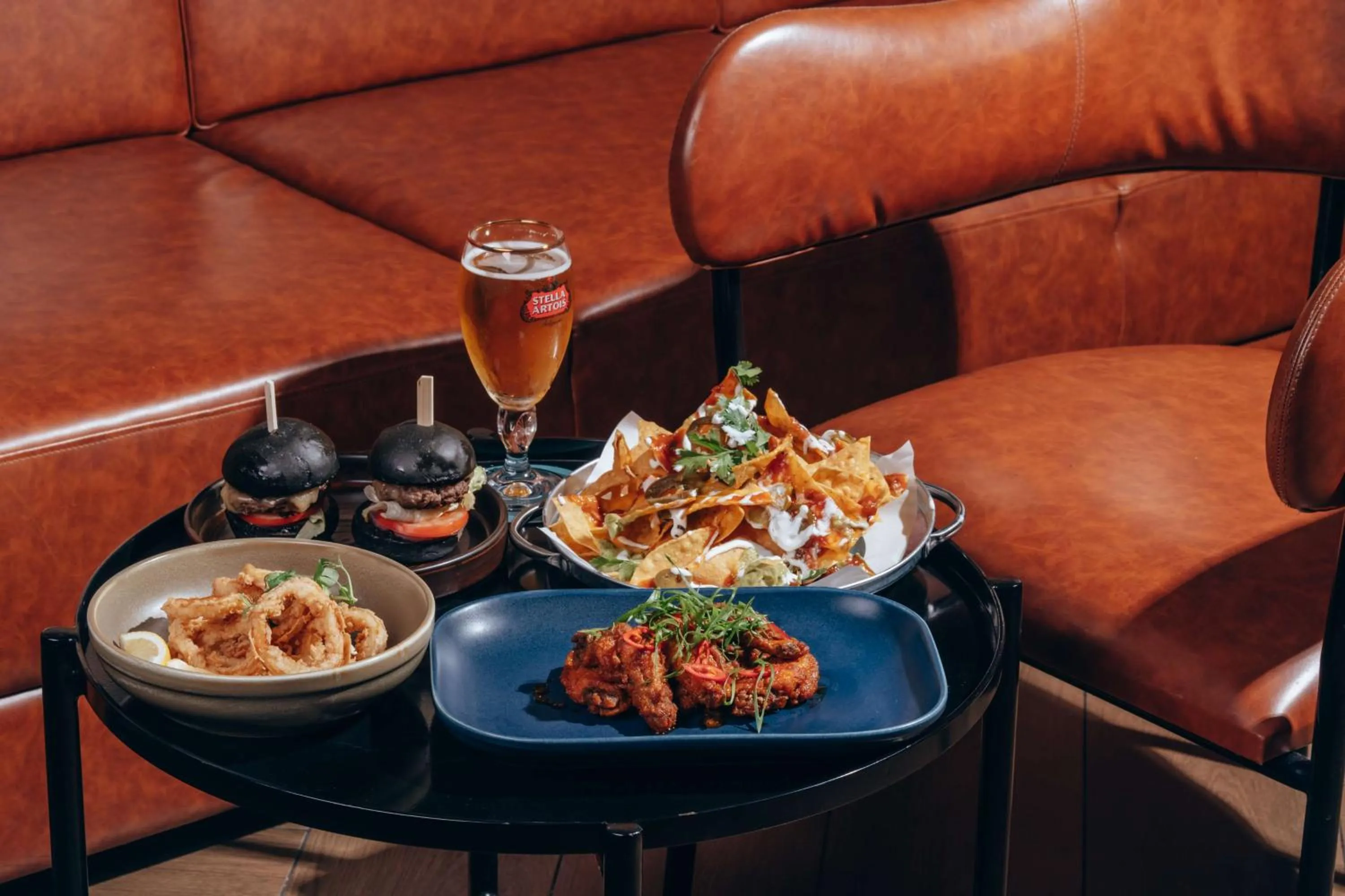 Lounge or bar in Radisson Blu Hotel, Dubai Media City