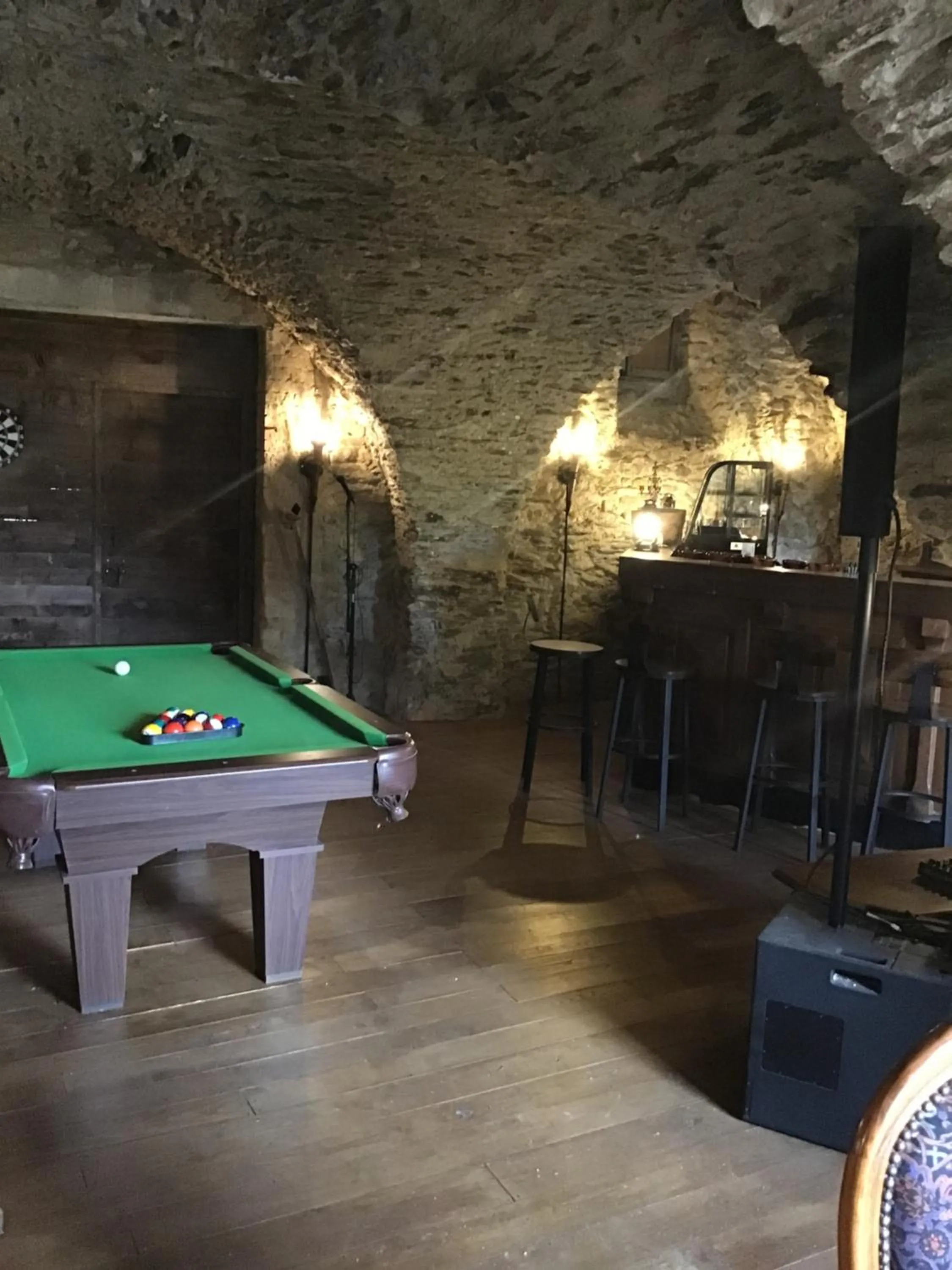 Billiard in Le Château de Cambiaire