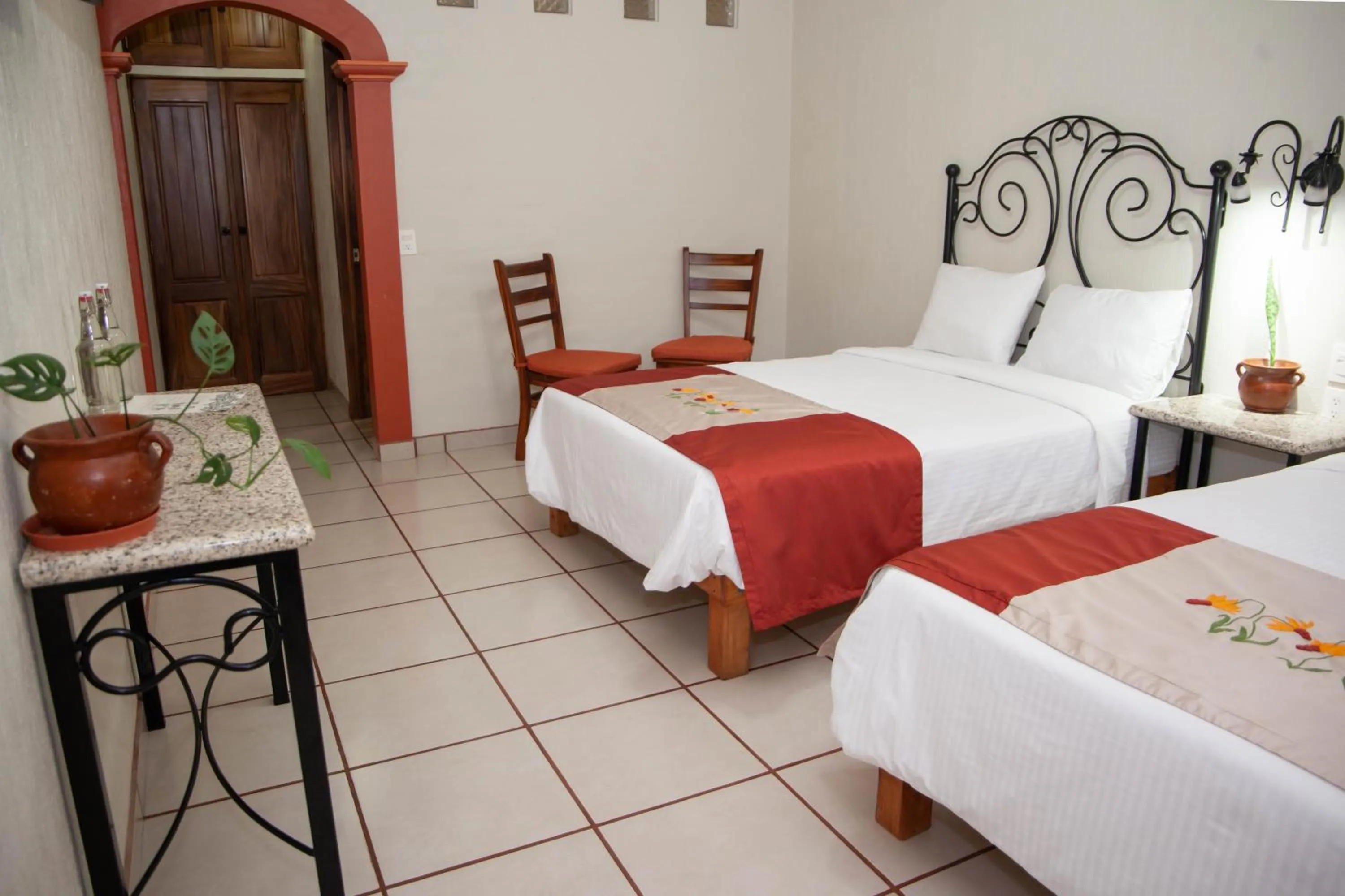 Bed in Encanto de la Sierra Hotel