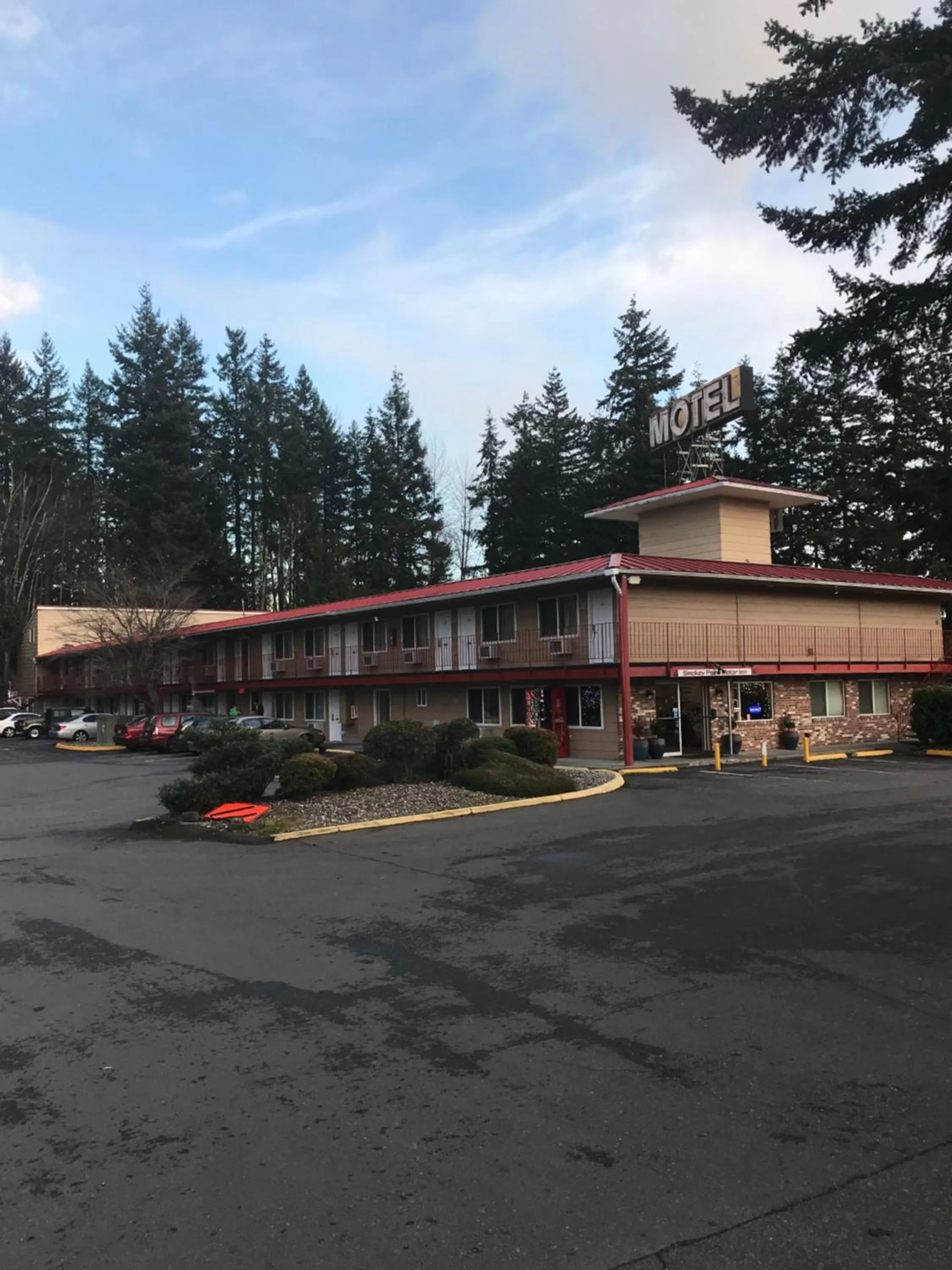 Property building in Smokey Point Motor Inn