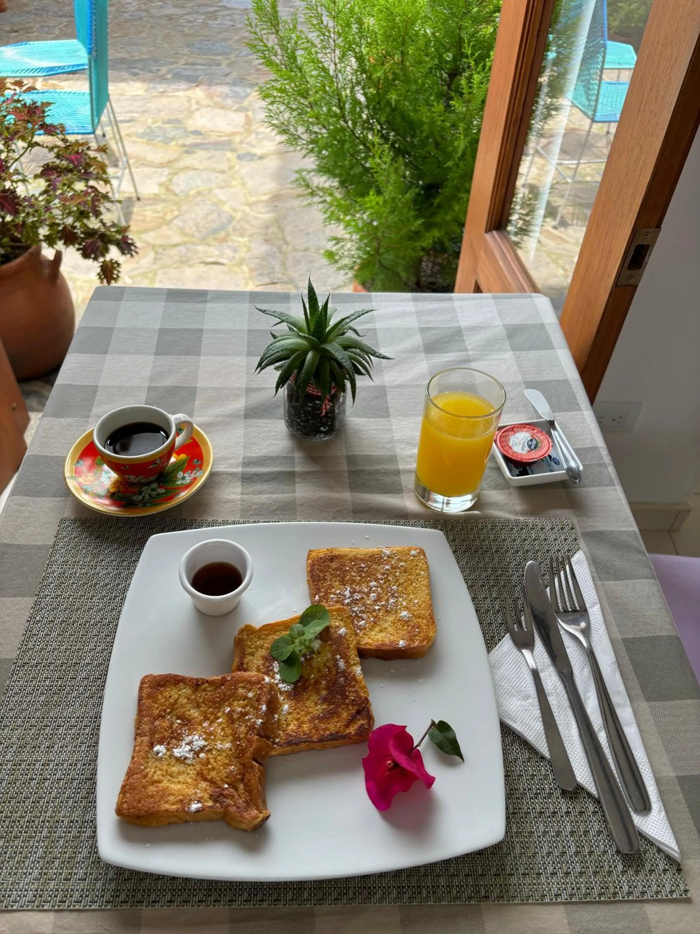 Breakfast in Hotel El Embrujo