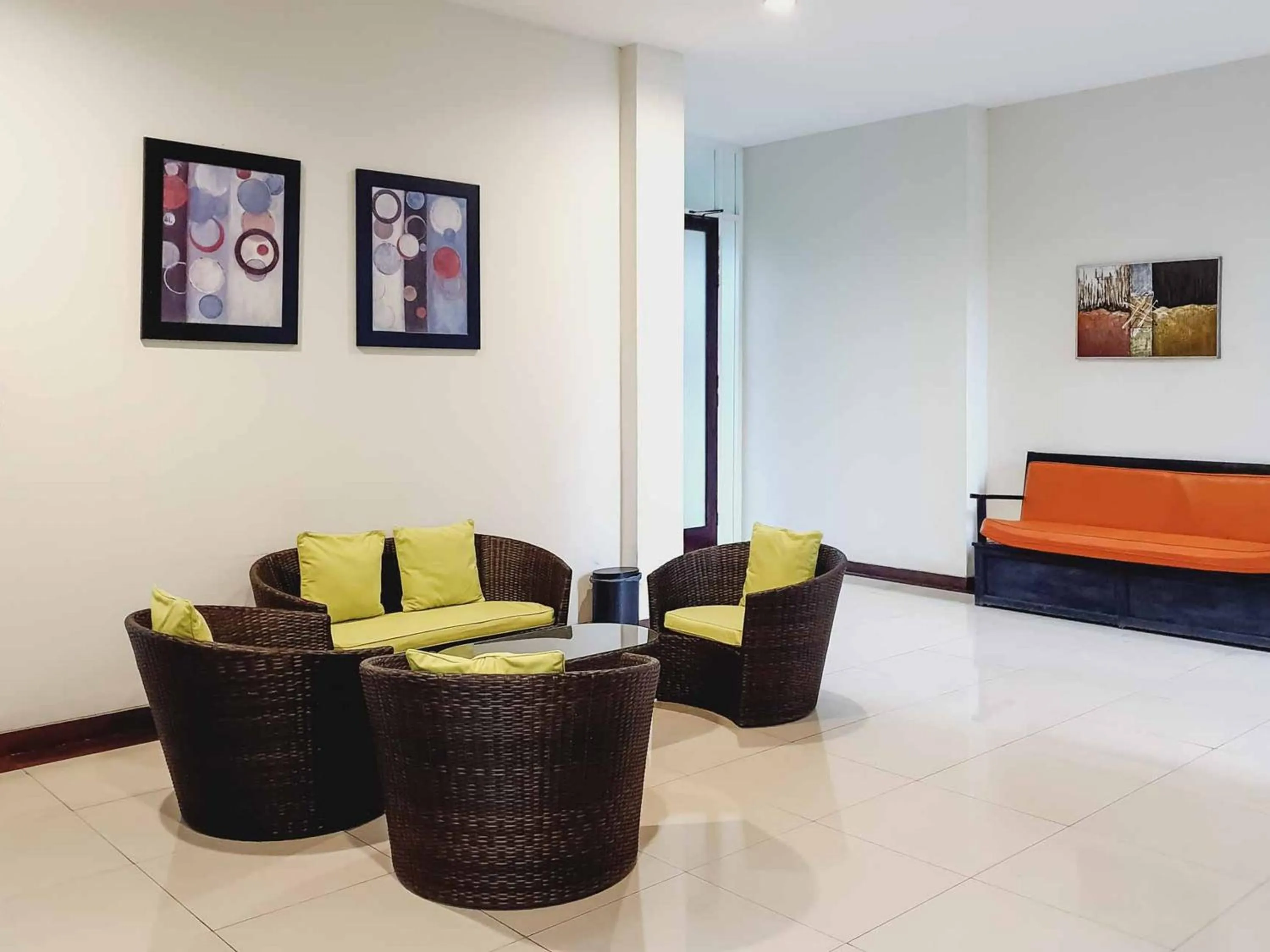 Lobby or reception in Avalon Karawaci Mitra RedDoorz