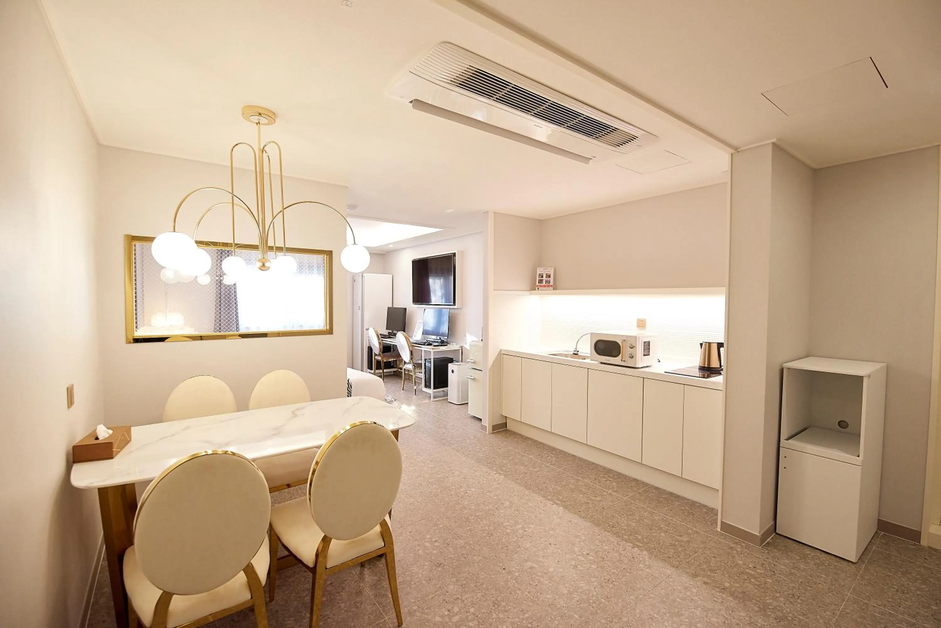Kitchen or kitchenette in Denbasta Hotel