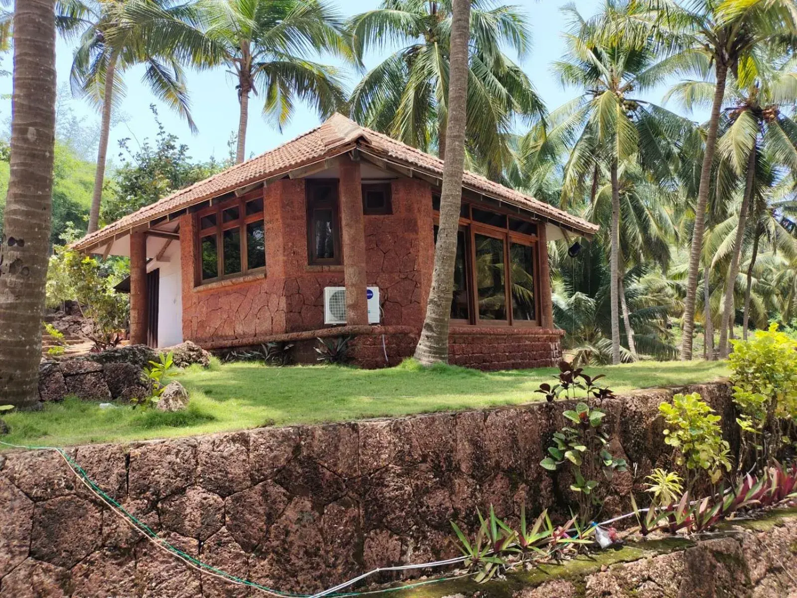 Property building in Soneca Cola Property building in Soneca Cola