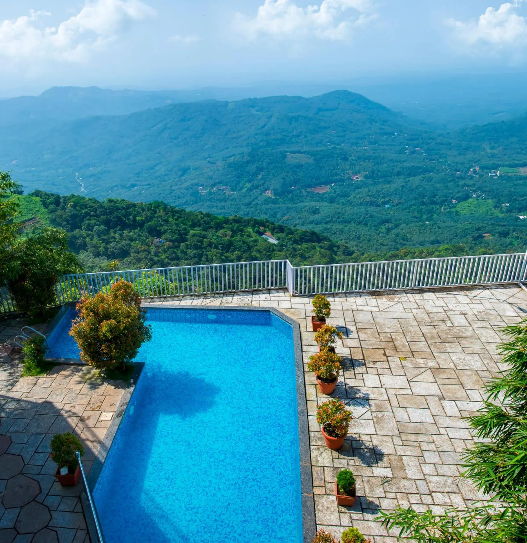 Pool view in CHILLAX Resorts Palakkayam THATTU