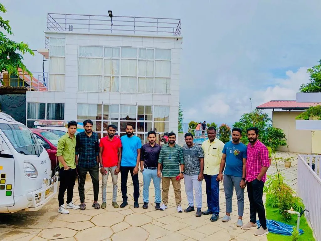 People in CHILLAX Resorts Palakkayam THATTU