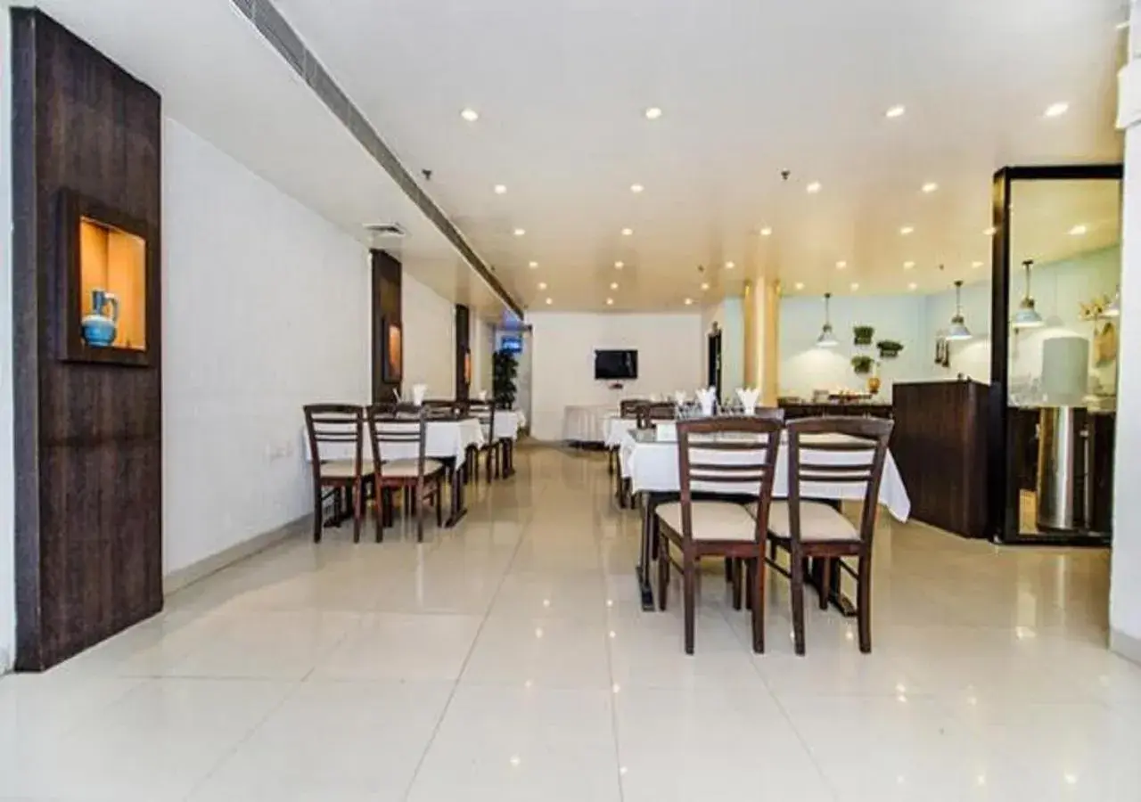 Restaurant/places to eat in Hotel Rockland Panchsheel Enclave Restaurant/places to eat in Hotel Rockland Panchsheel Enclave