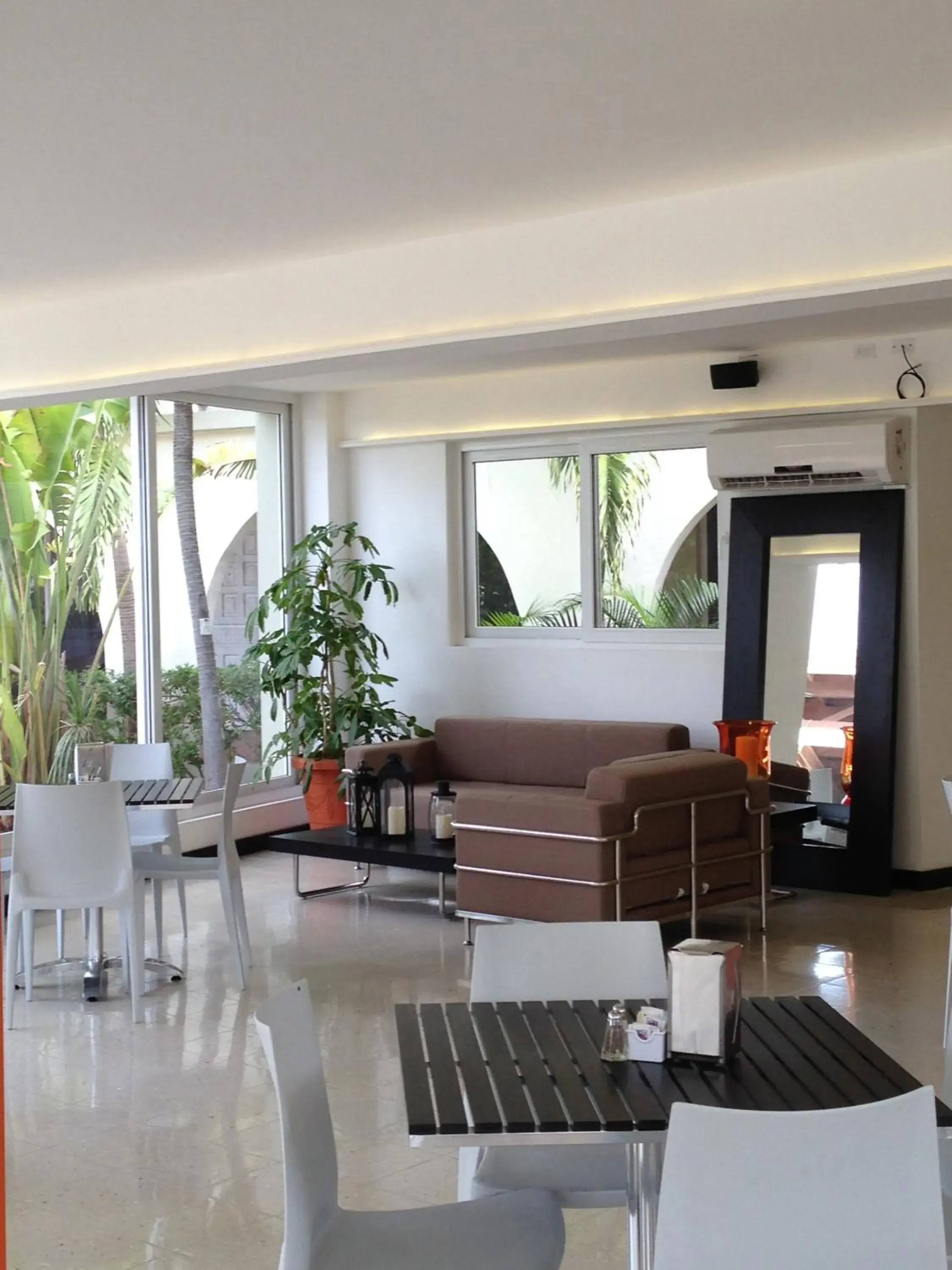 Restaurant/places to eat in Talk of the Town Beach Hotel & Beach Club by GH Hoteles Restaurant/places to eat in Talk of the Town Beach Hotel & Beach Club by GH Hoteles