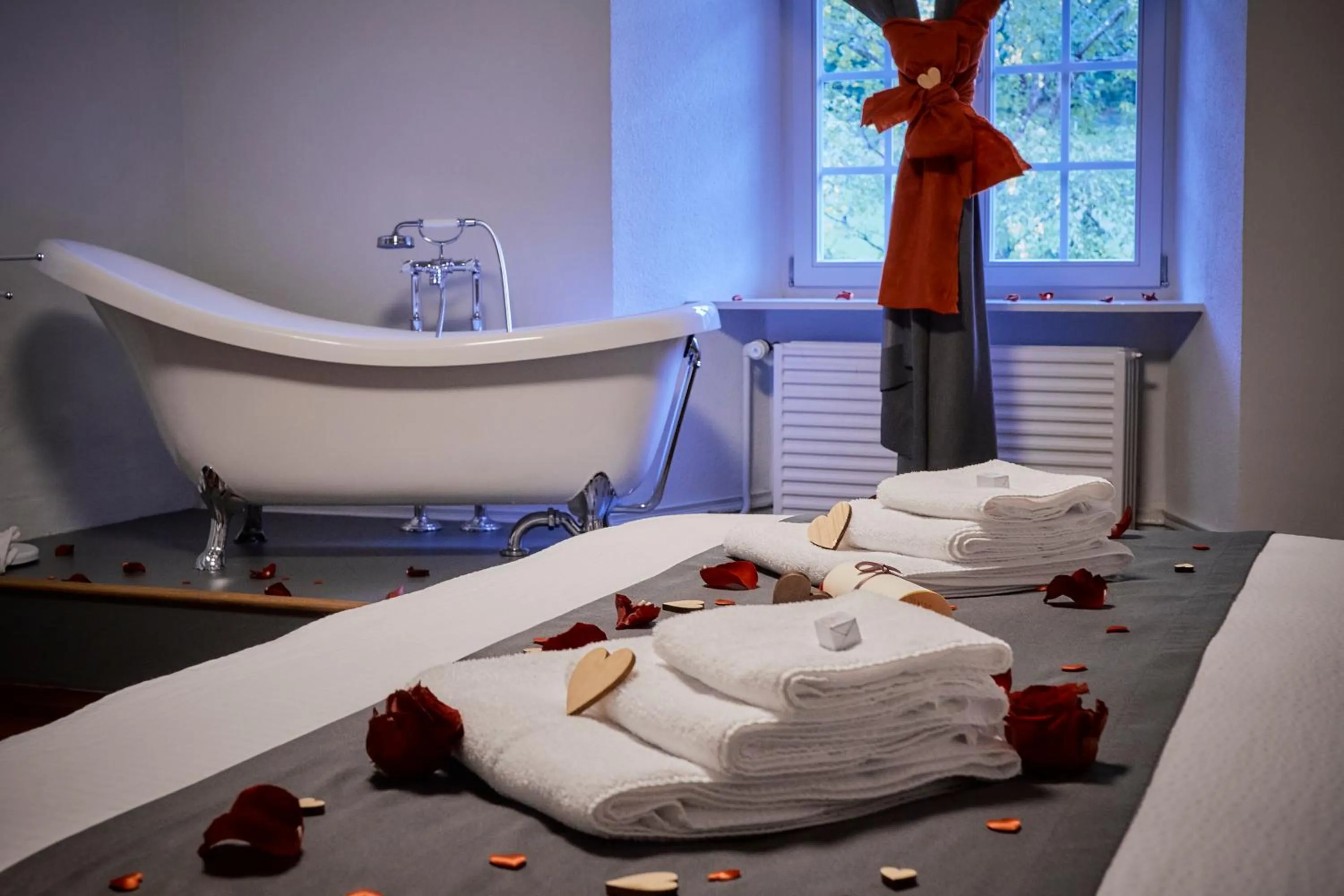 Bed in Auberge de Bellelay Restaurant Chez Aron Balde