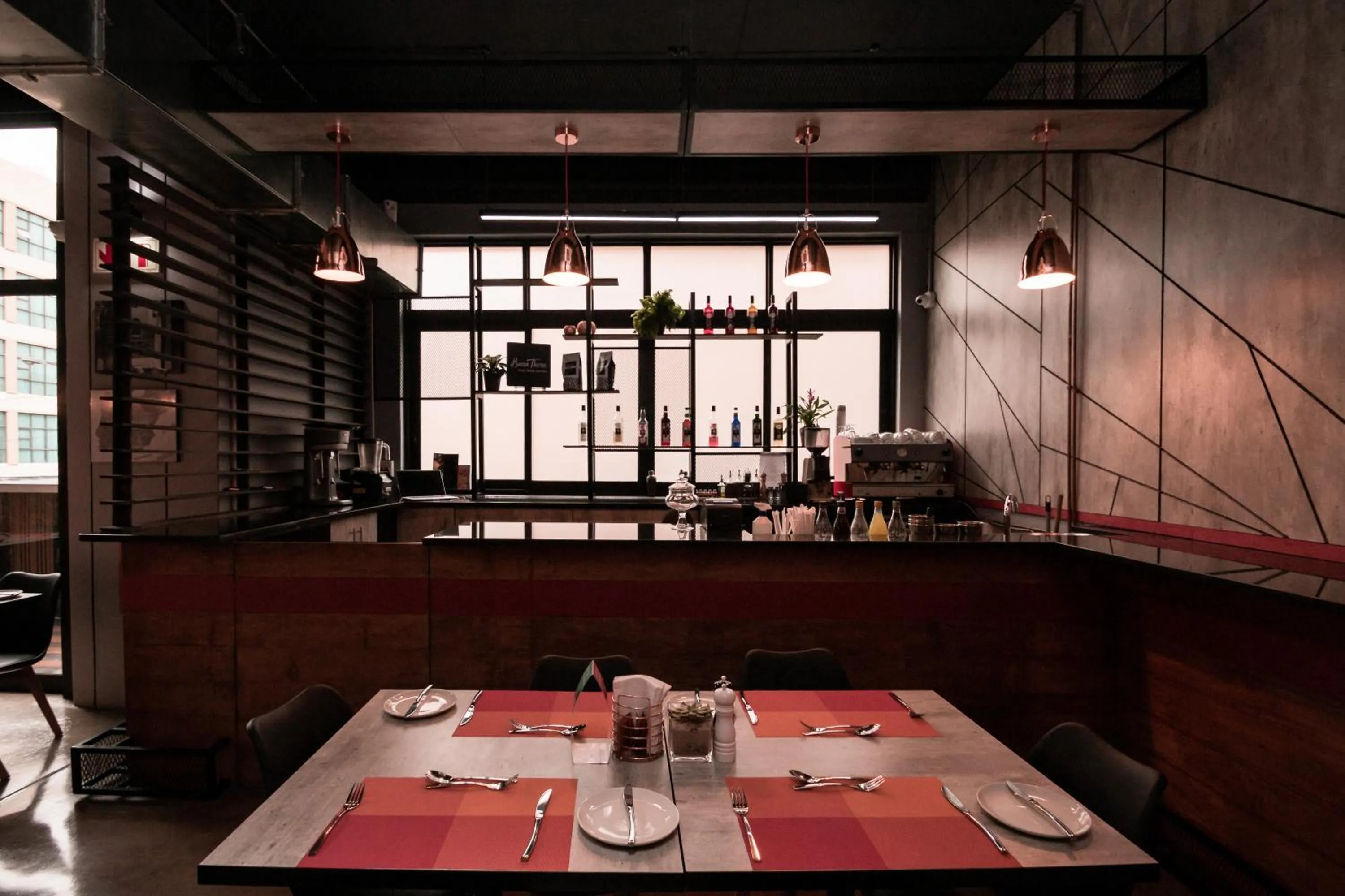 Restaurant/places to eat in Lilian Lofts Hotel & Spa