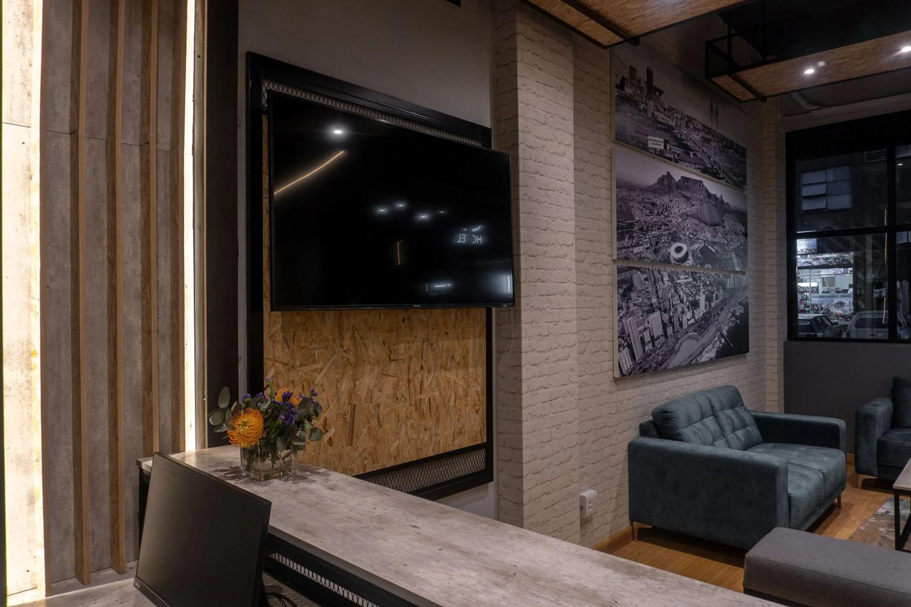 TV and multimedia in Lilian Lofts Hotel & Spa