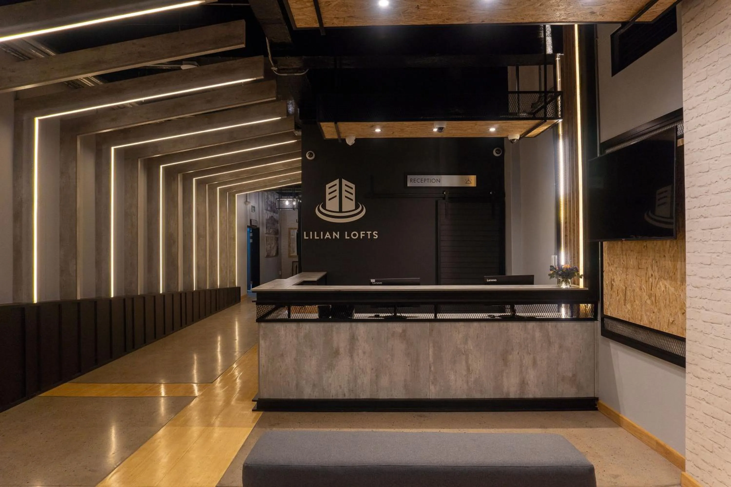 Communal lounge/ TV room in Lilian Lofts Hotel & Spa